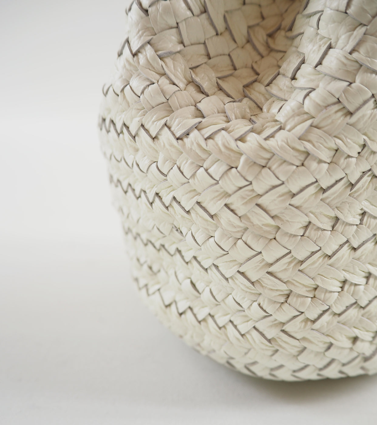 Aeta hand pouch: White