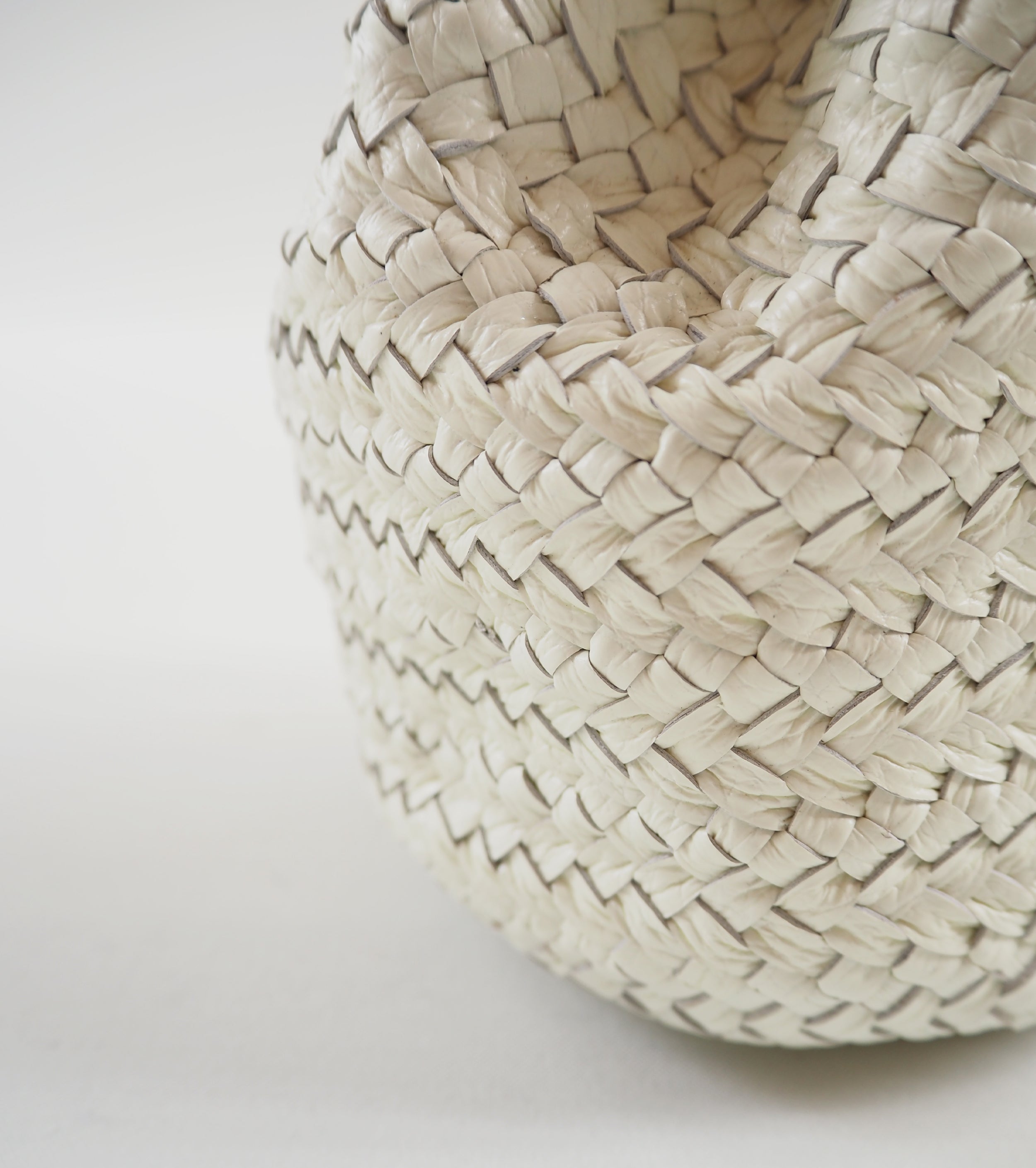 Aeta hand pouch: White