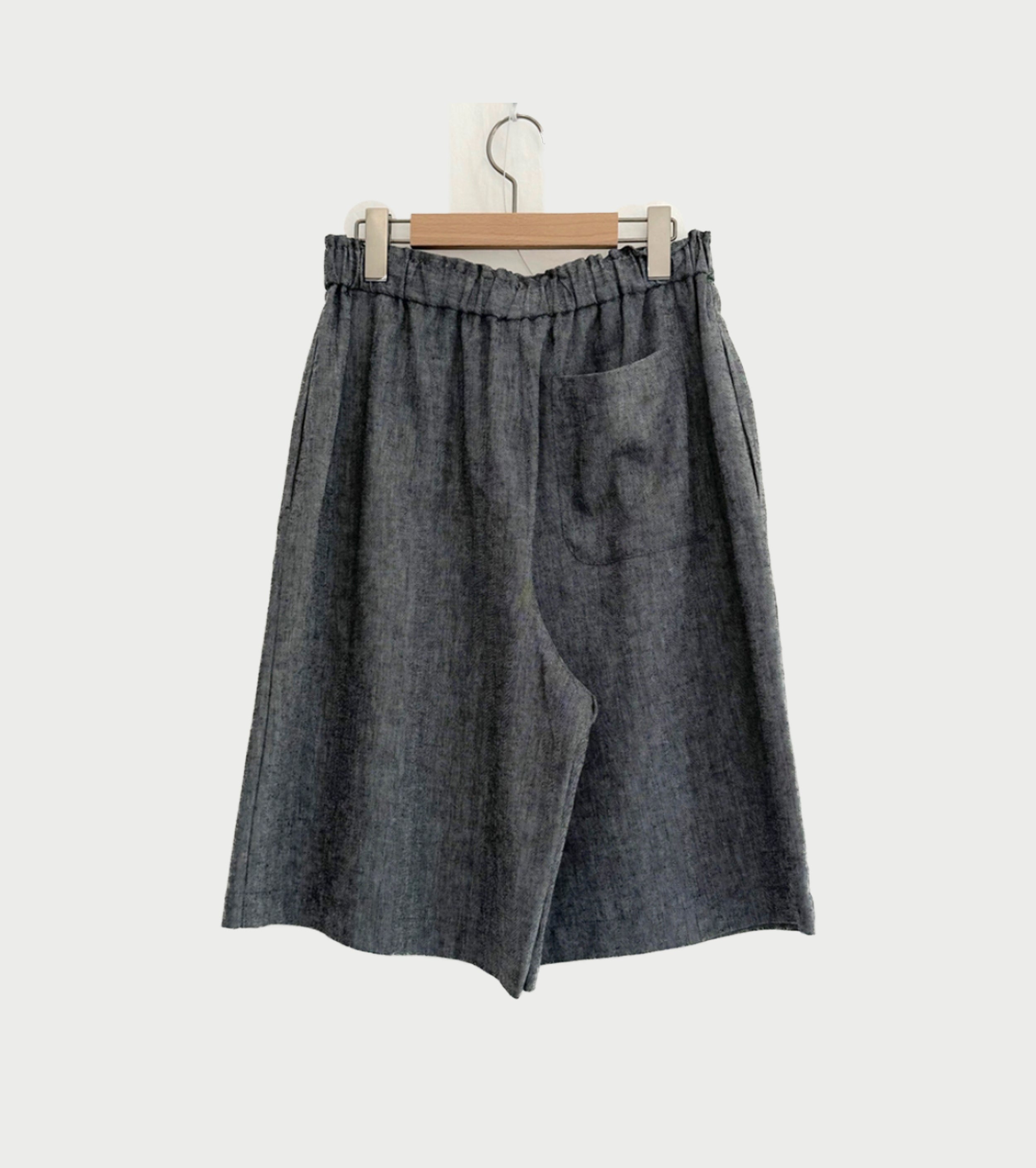 Yarmo Linen Herringbone Shorts, Black
