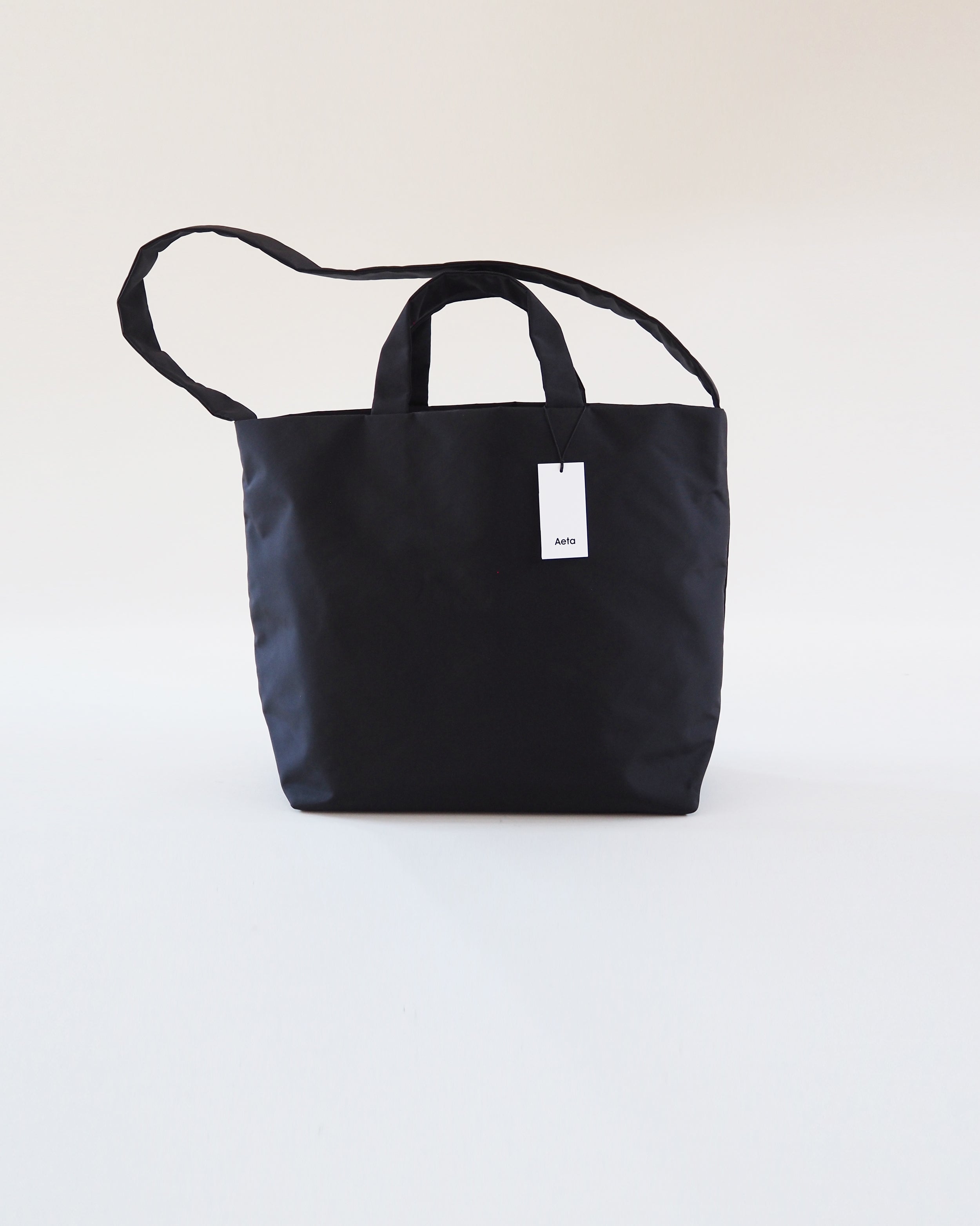 Aeta ショルダートート, Black – Navyblue