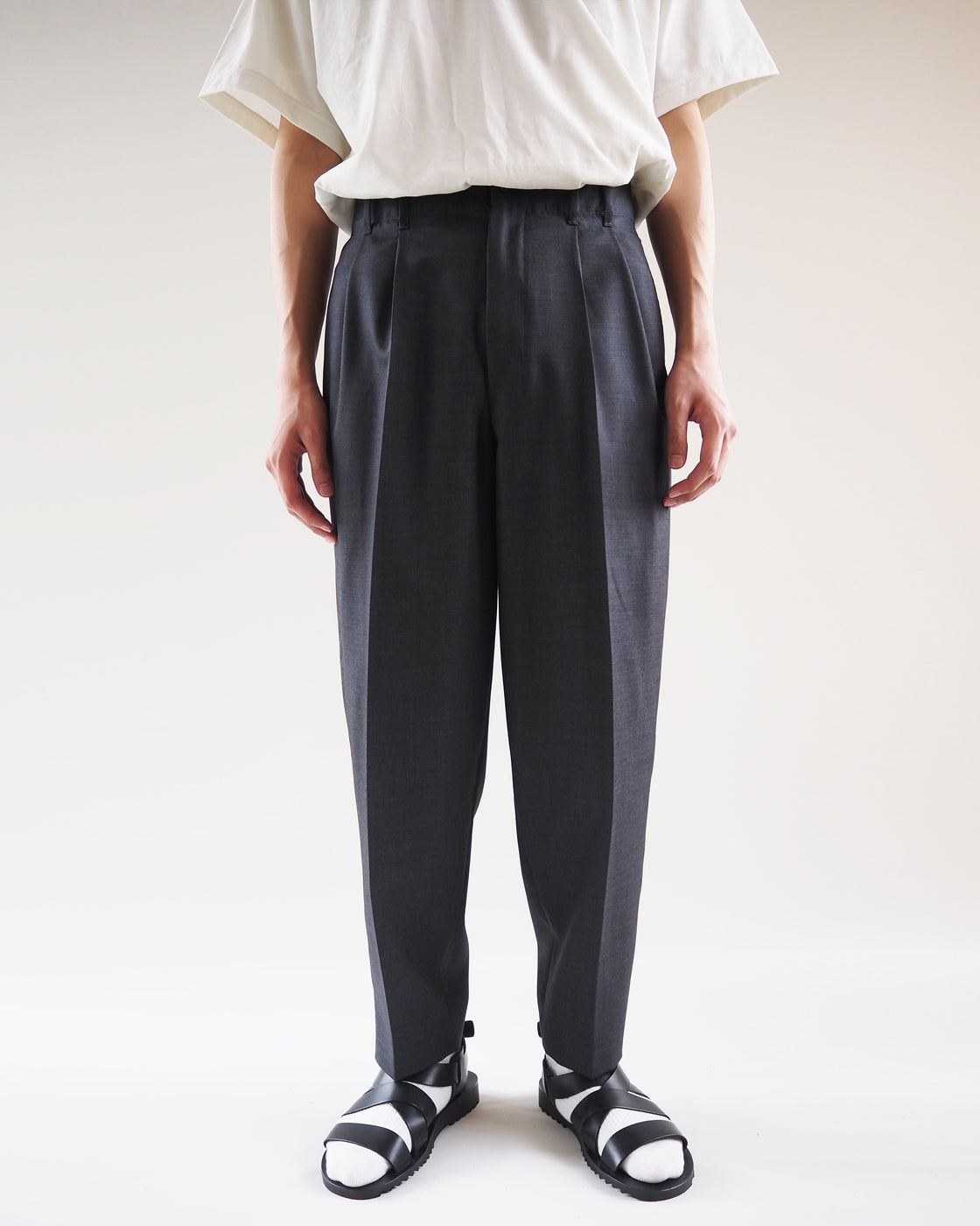 Summer Wool Gabardine Two-Tuck Wide Tapered Pants, Charcoal Top
