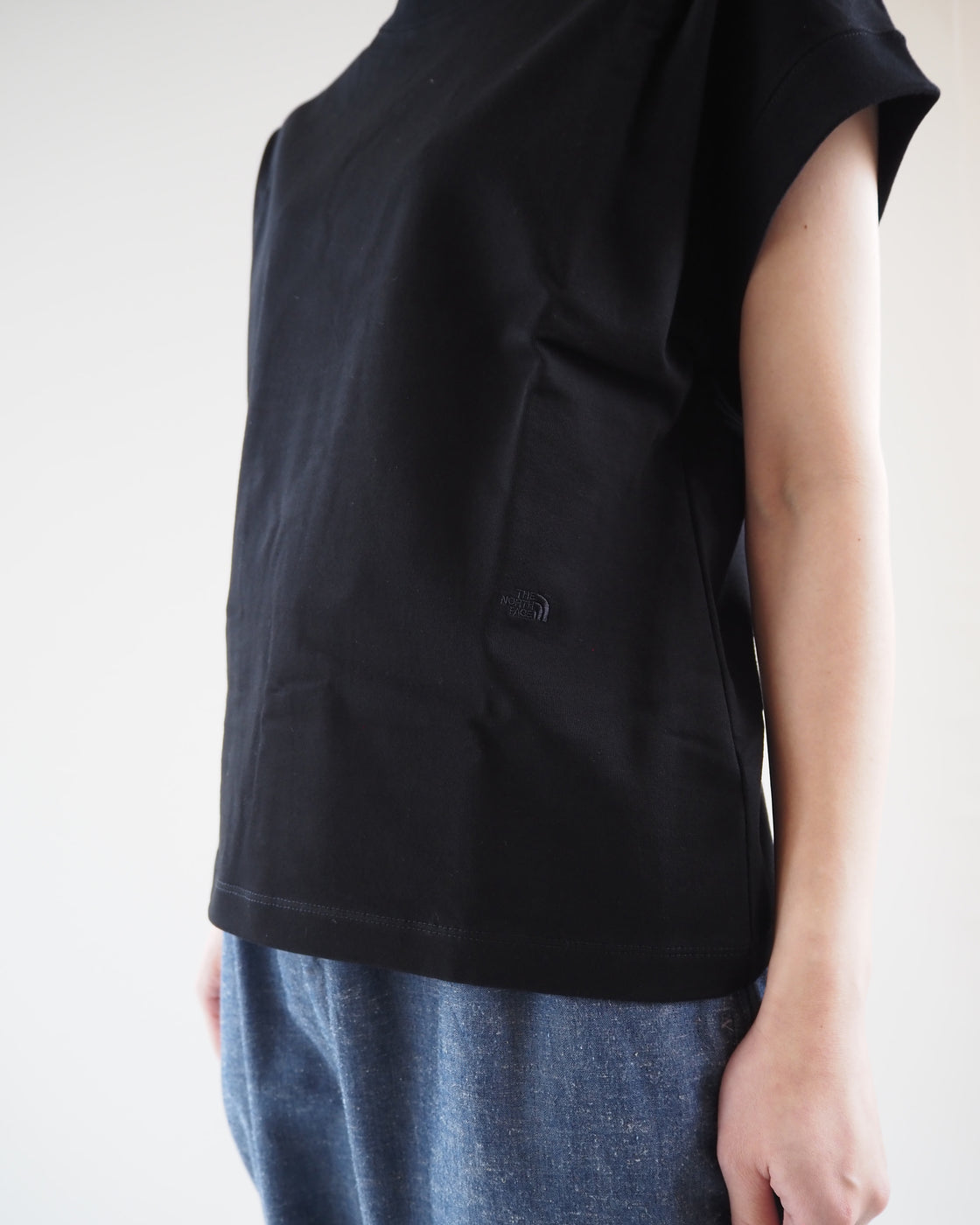 Cropped Sleeve Tee, Black