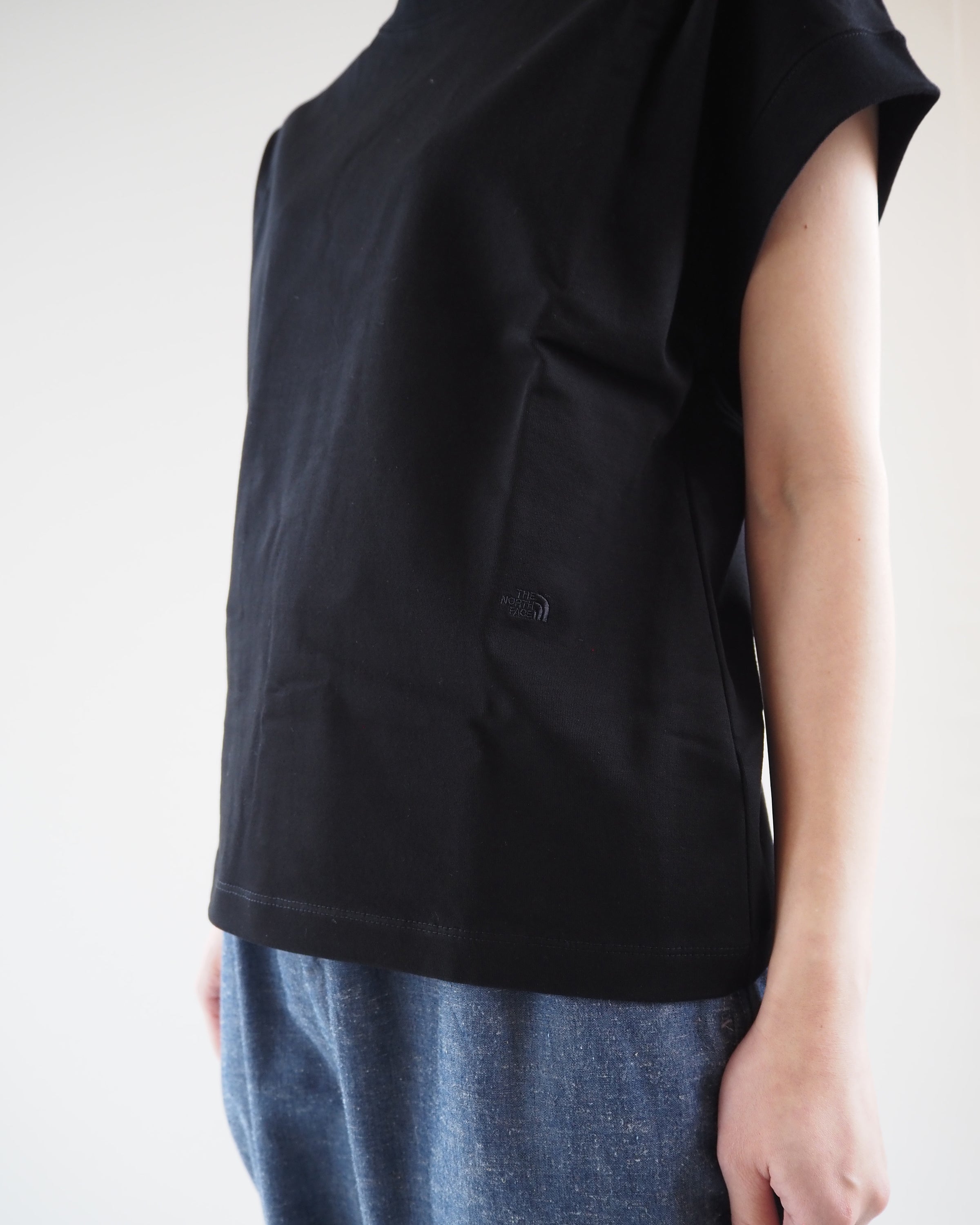 Cropped Sleeve Tee, Black