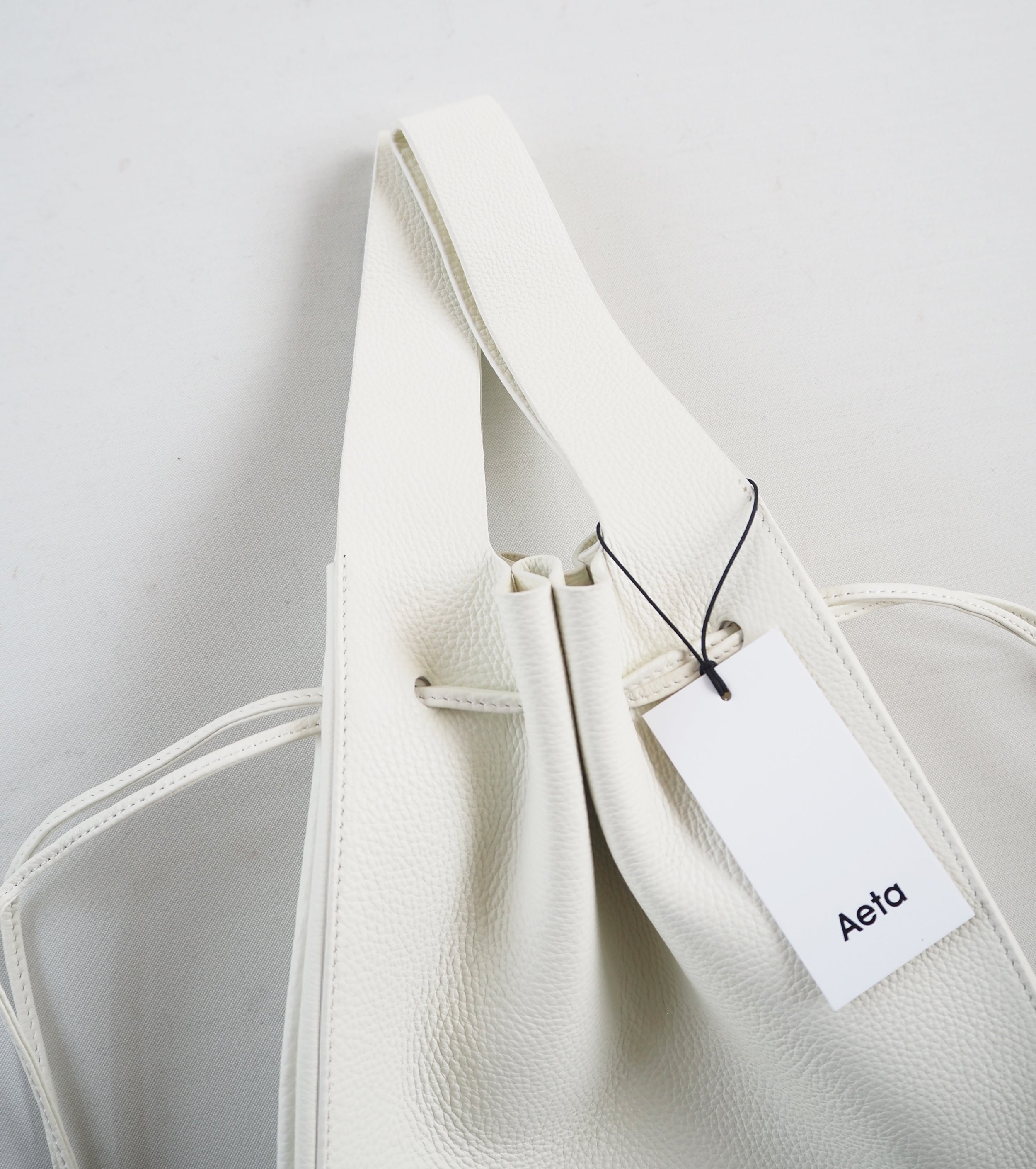 Aeta TOTE : S,White