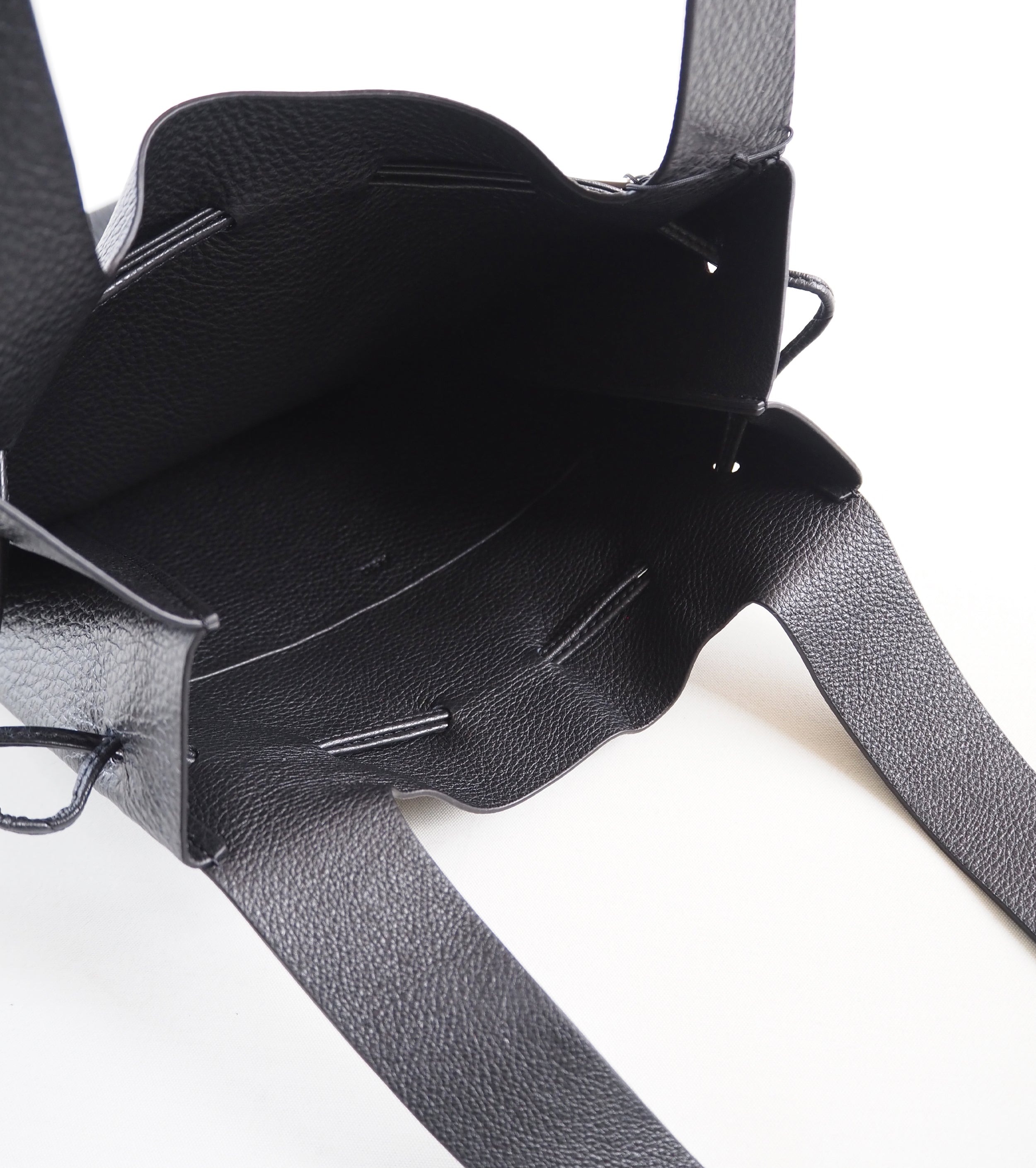 Aeta TOTE : M,Black