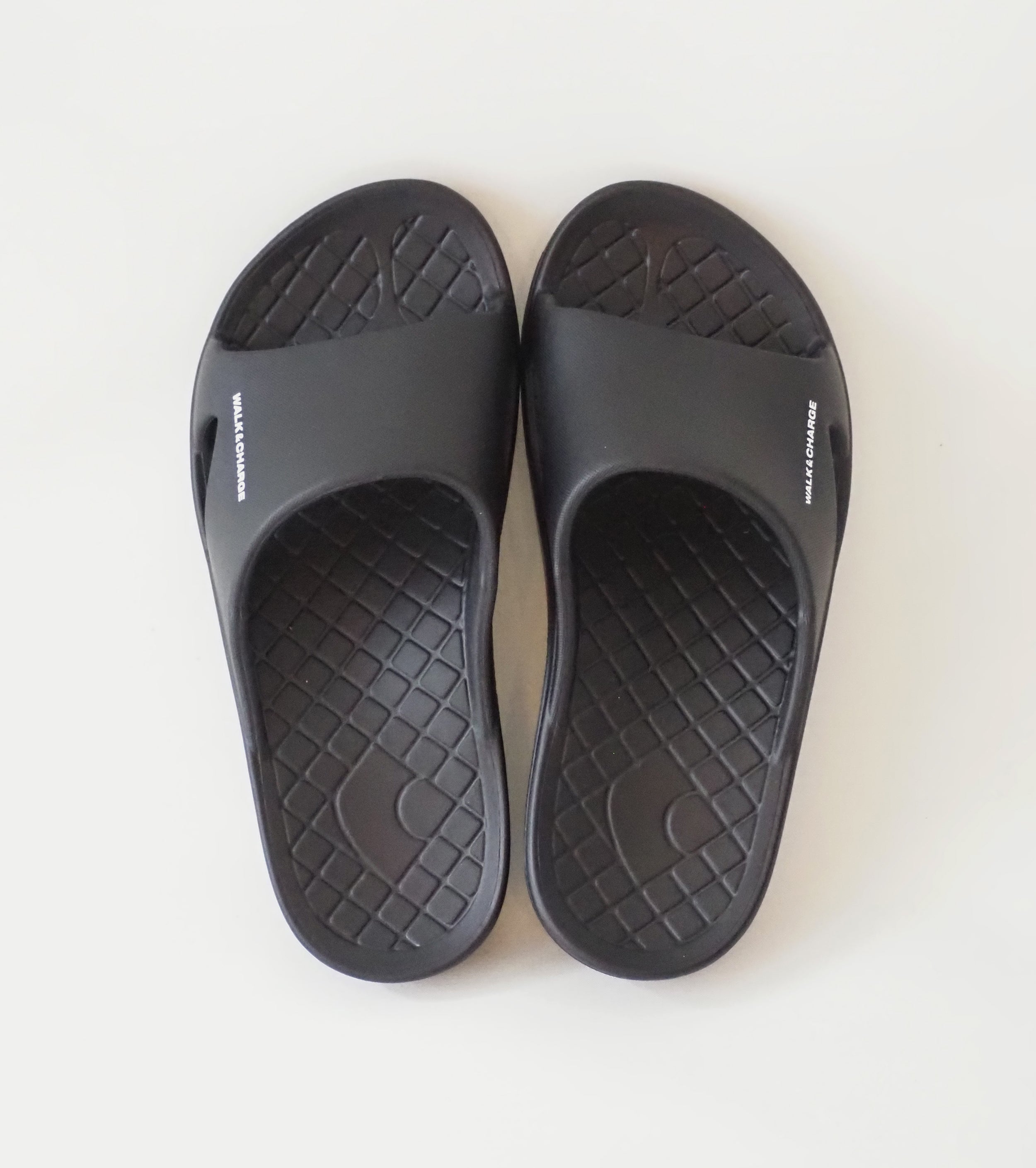 SLIDE 2.0, Black