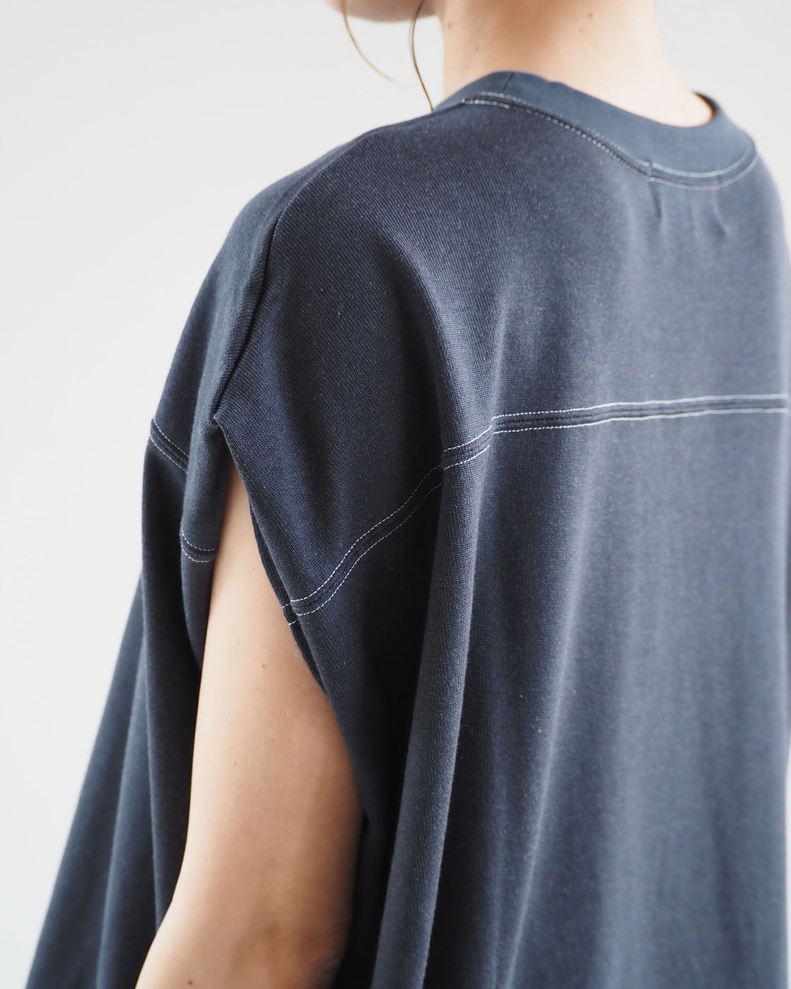 Sleeveless Short Football Tee, Sumikuro