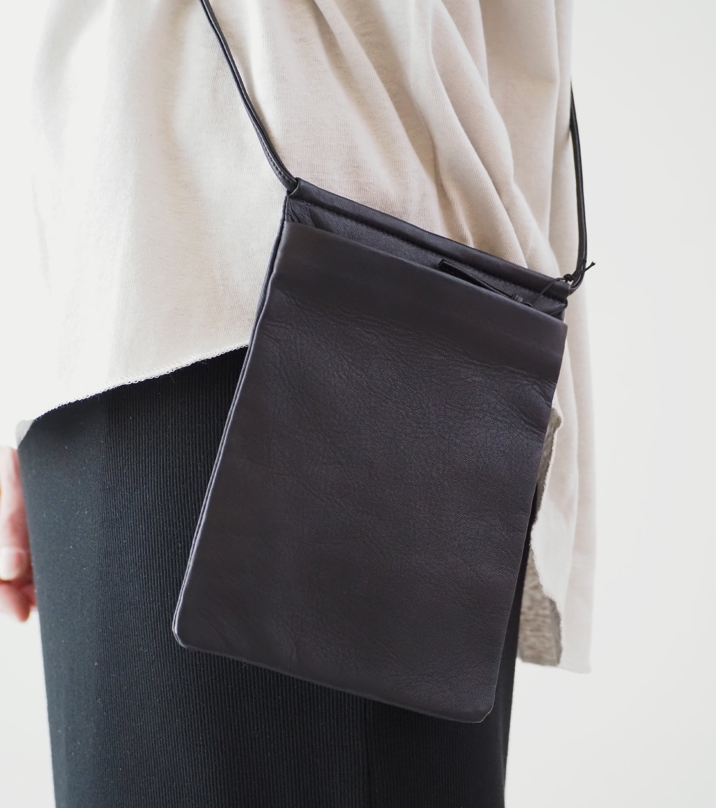 Aeta  DOUBLE FACED THIN SHOULDER MINI, Black