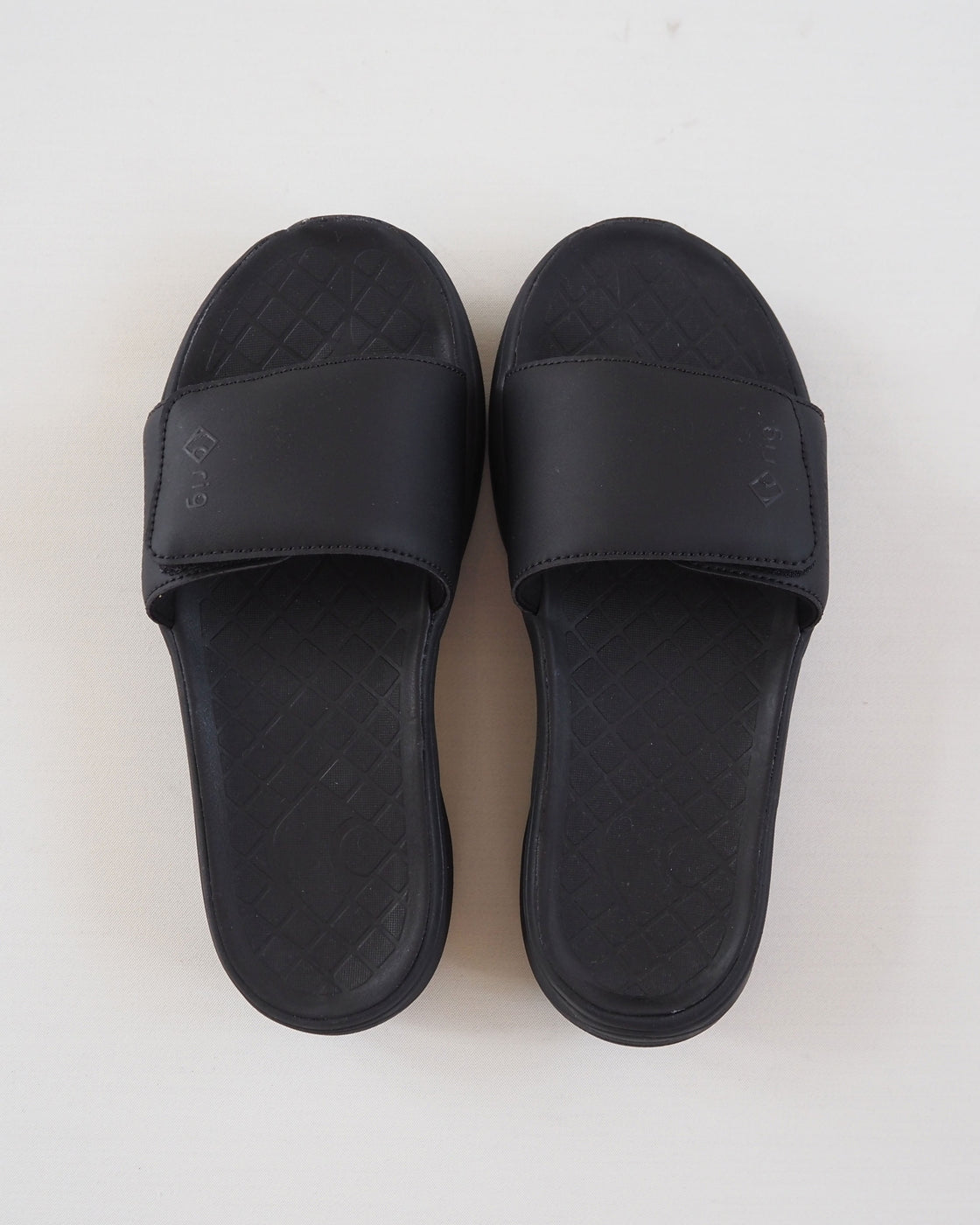 mguu,Black