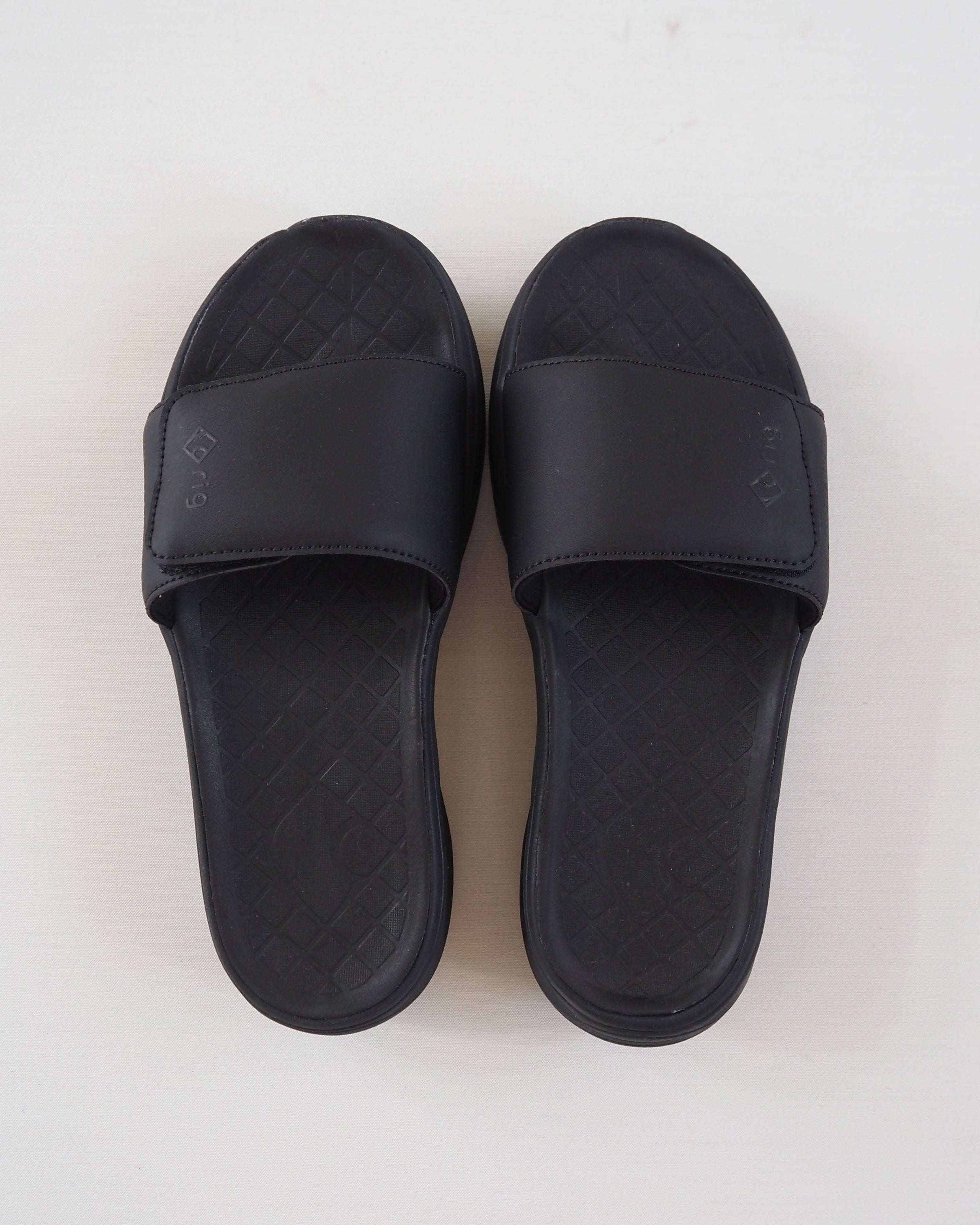 mguu,Black