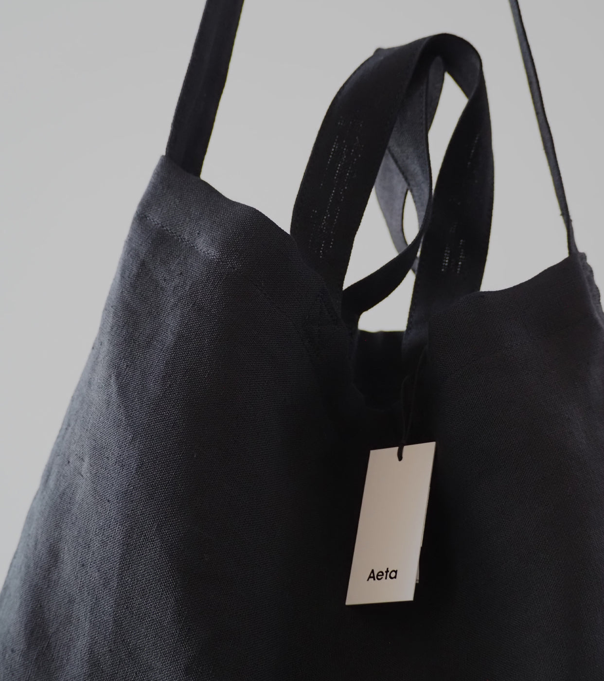 Aeta SHOULDER TOTE : M , Black