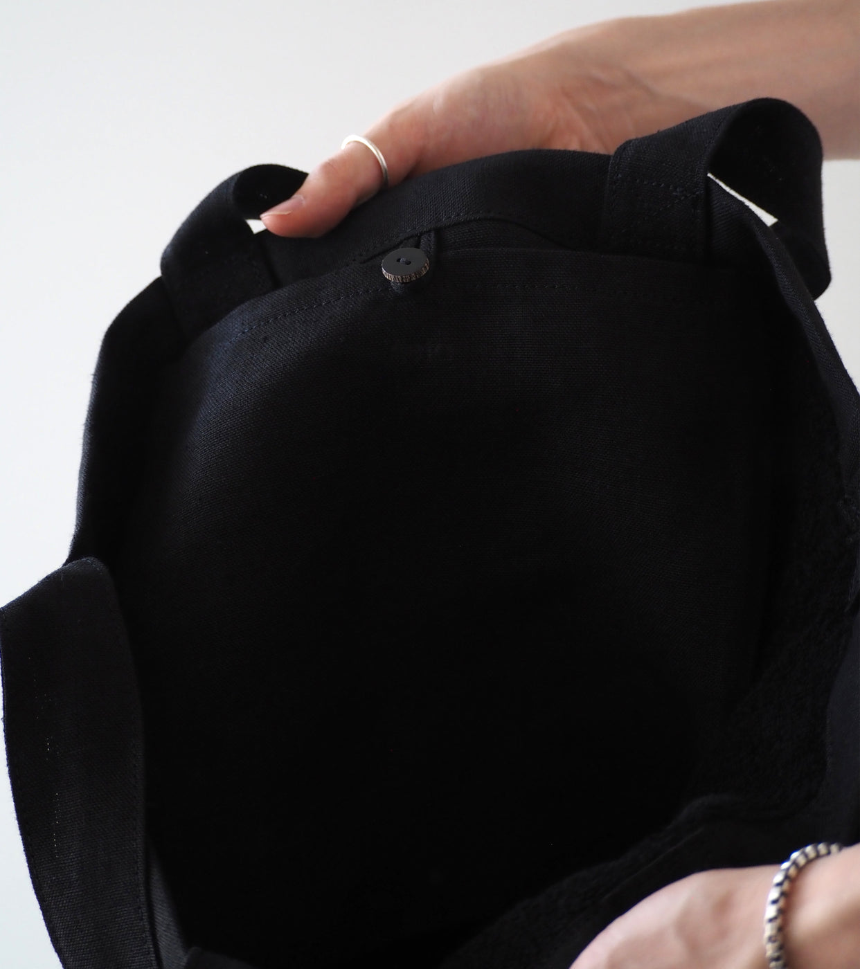 Aeta SHOULDER TOTE : M , Black