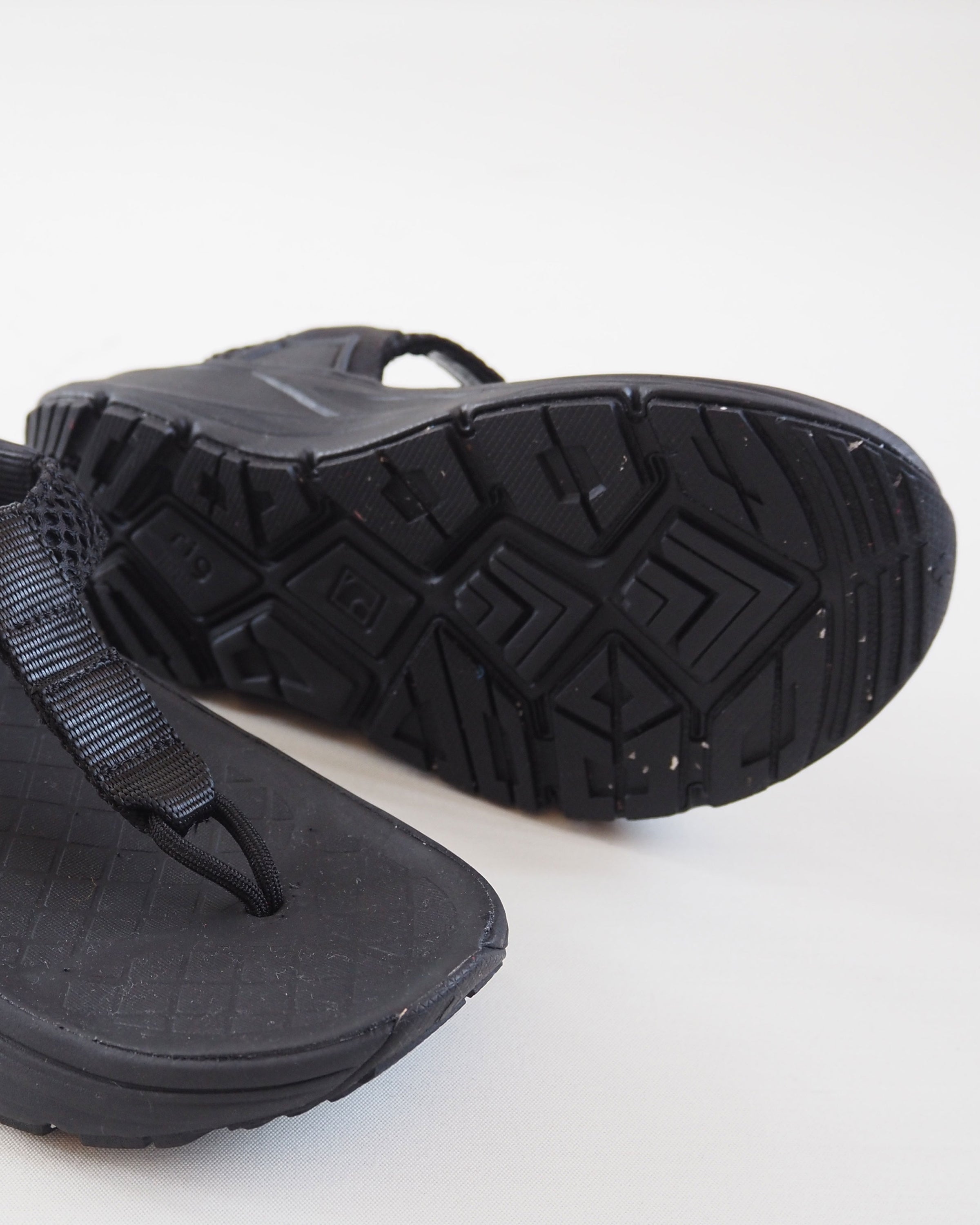 mguu,Black