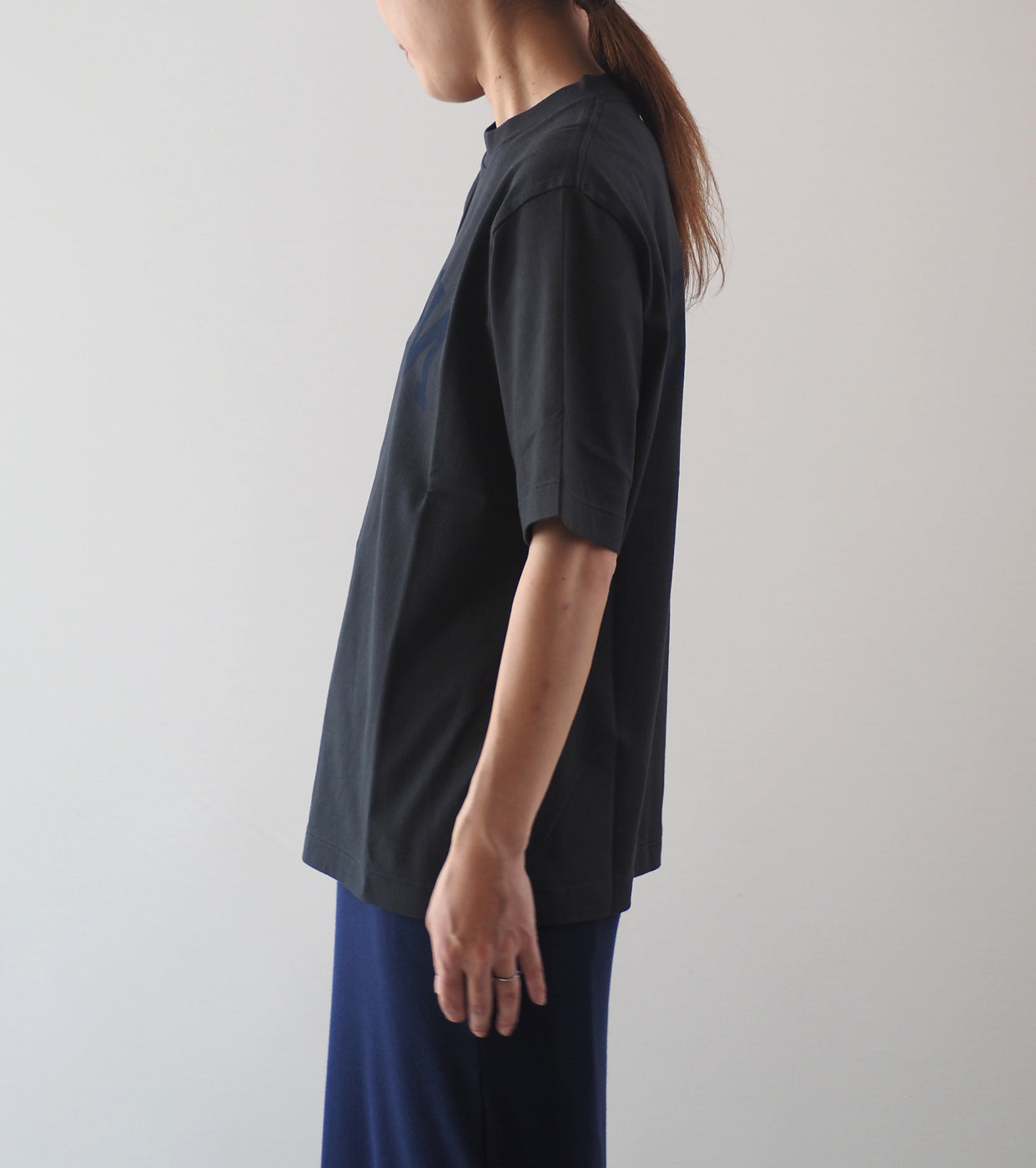 blurhms ROOT STOCK Navyblue Printed Tee shirt Standard ,Ink Black