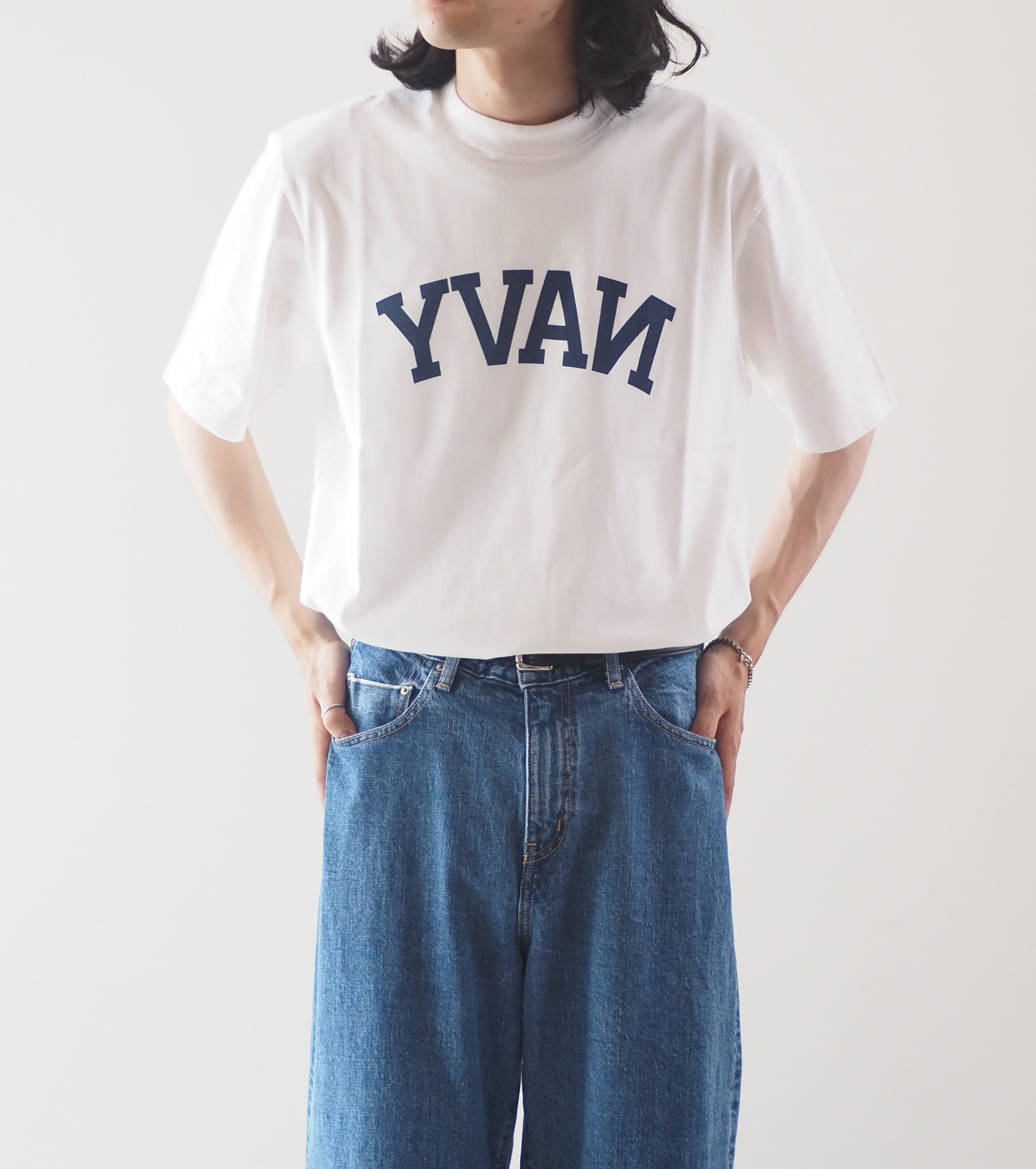 blurhms ROOTSTOCK Navyblue プリント ティーシャツ