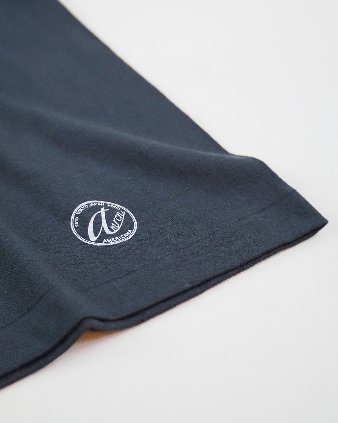 Souvenir Print Seamless Tee Shirt, Sumikuro