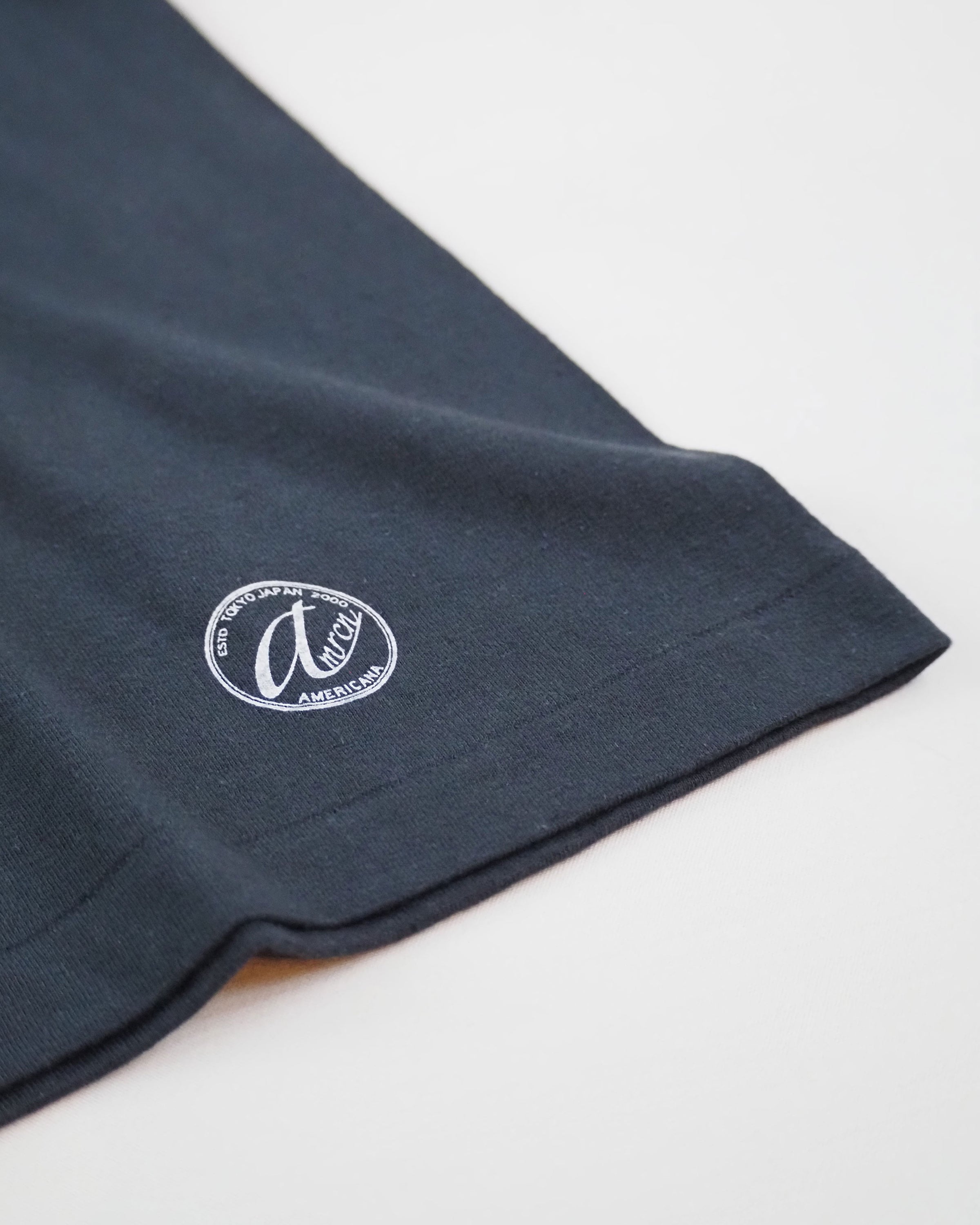 Souvenir Print Seamless Tee Shirt, Sumikuro