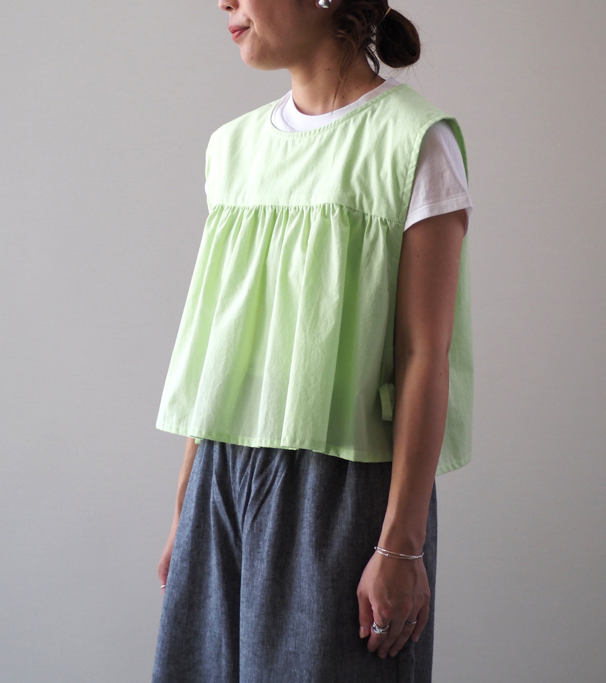 Yarmo Cropped Tabard Cambric , Lime