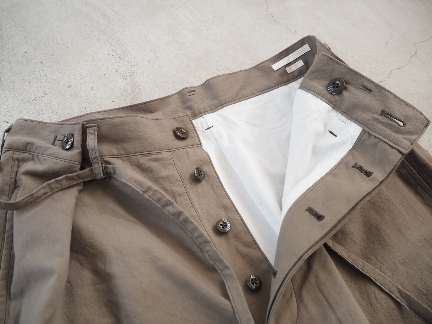 Selvage Twill Button Tuck Easy Pants, Sage