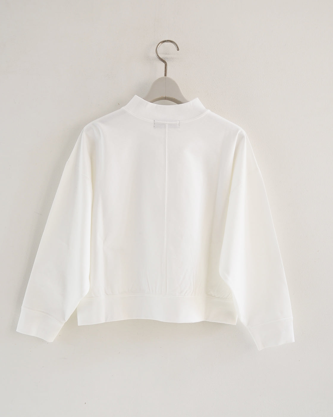 Three-quarter sleeve pullover, White