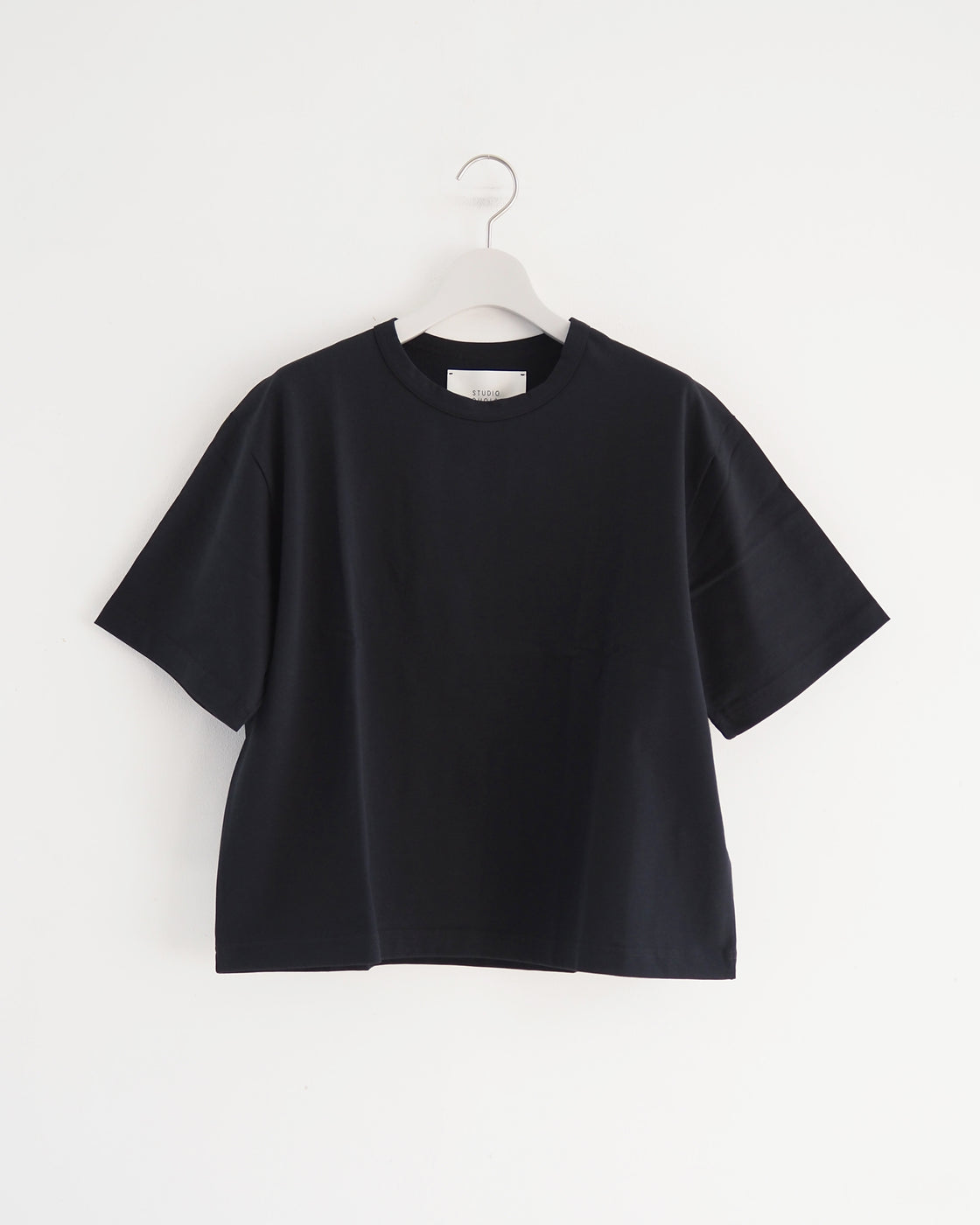 LEE, Black