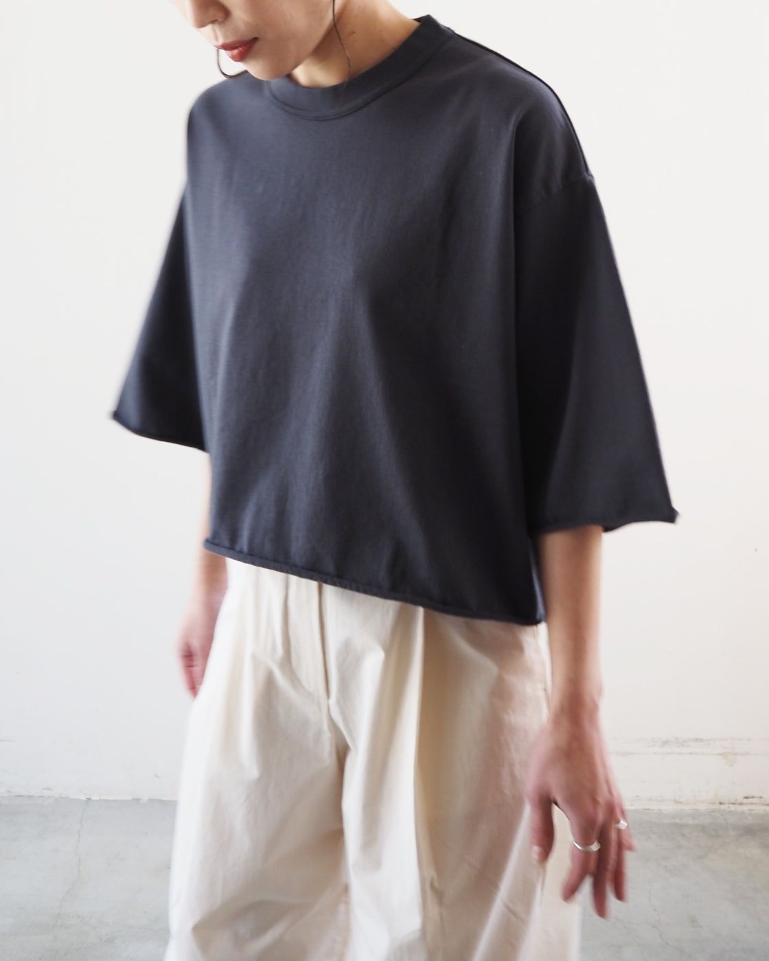 High Gauge Plating Cut Off Short Tee, Charcoal