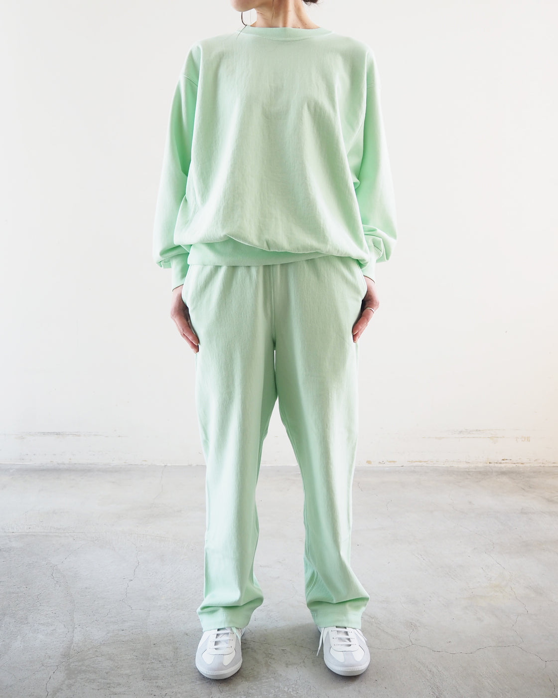 Light sweatpants, Pale Green