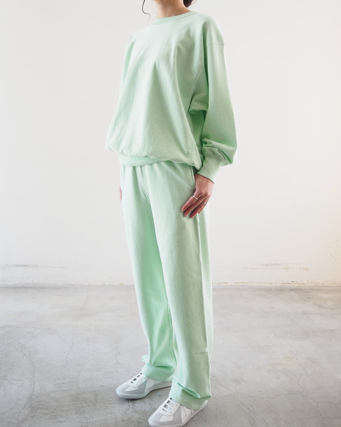 Light sweatpants, Pale Green