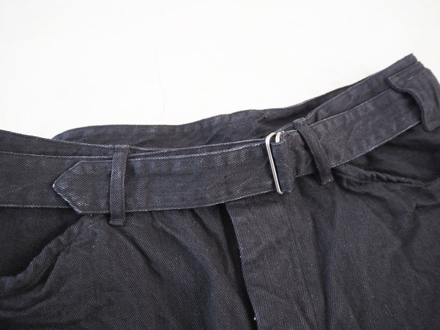 COMOLI Denim Belted Pants, Black