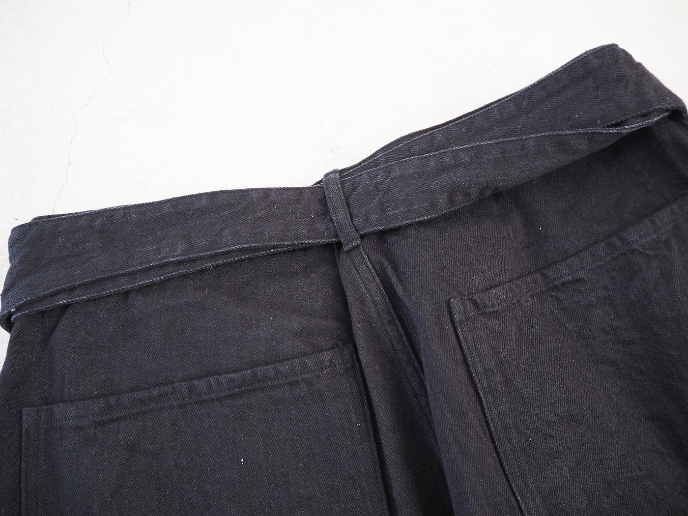 COMOLI Denim Belted Pants, Black