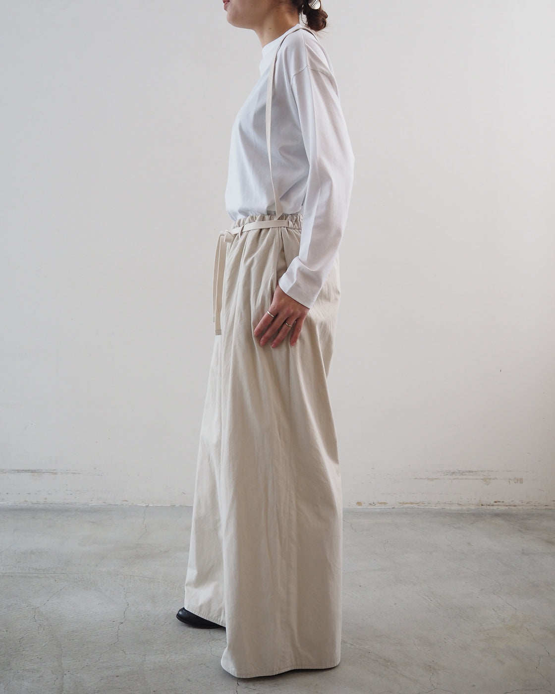 Selvage Twill Suspender Easy Wide Pants, Smoke Ivory