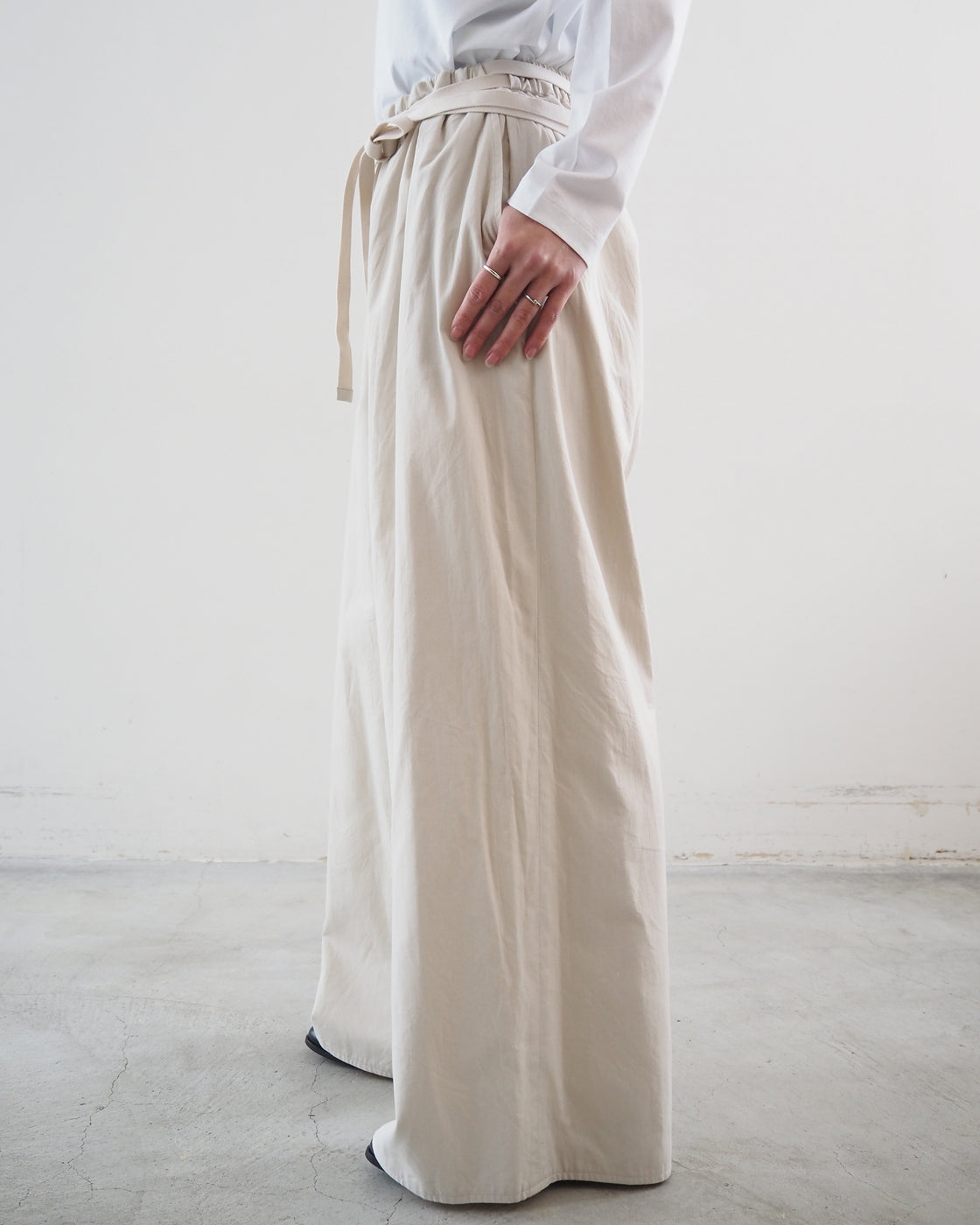 Selvage Twill Suspender Easy Wide Pants, Smoke Ivory