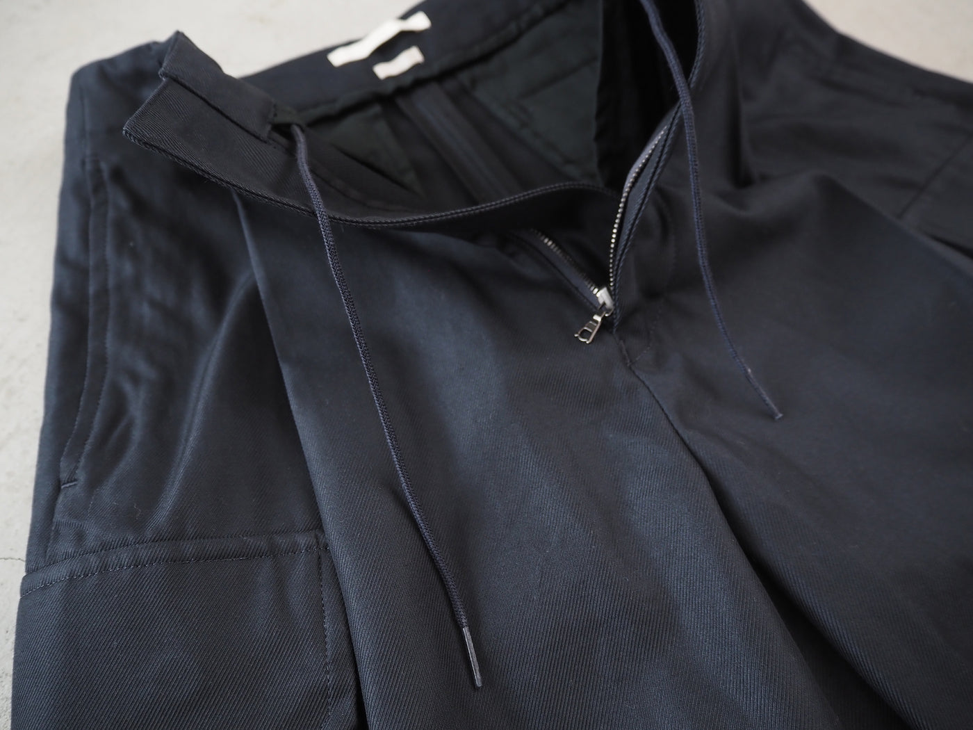 Drill Chambray Super Wide 6P Slacks, Carbon Navy