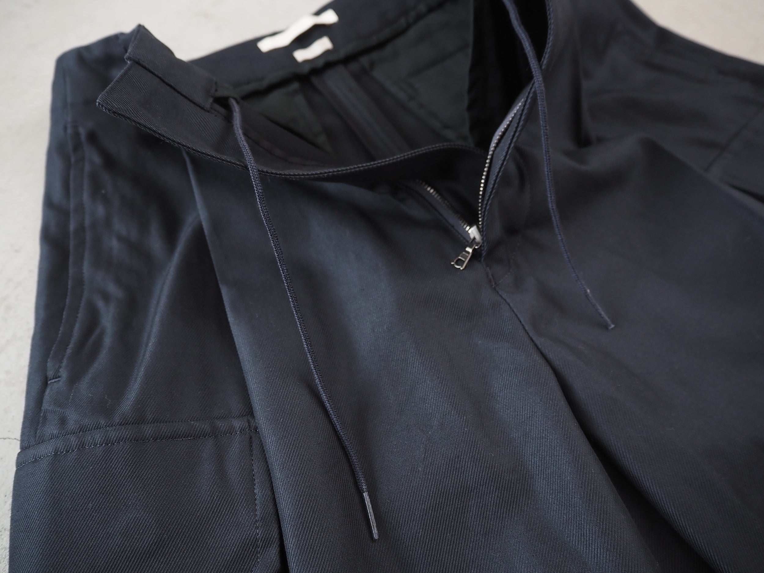 Drill Chambray Super Wide 6P Slacks, Carbon Navy