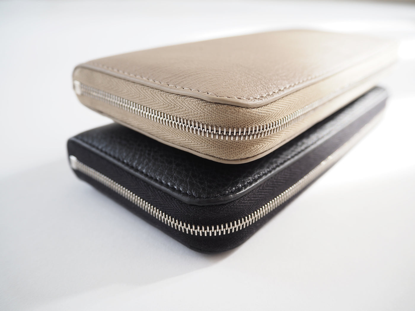 Round wallet, Black