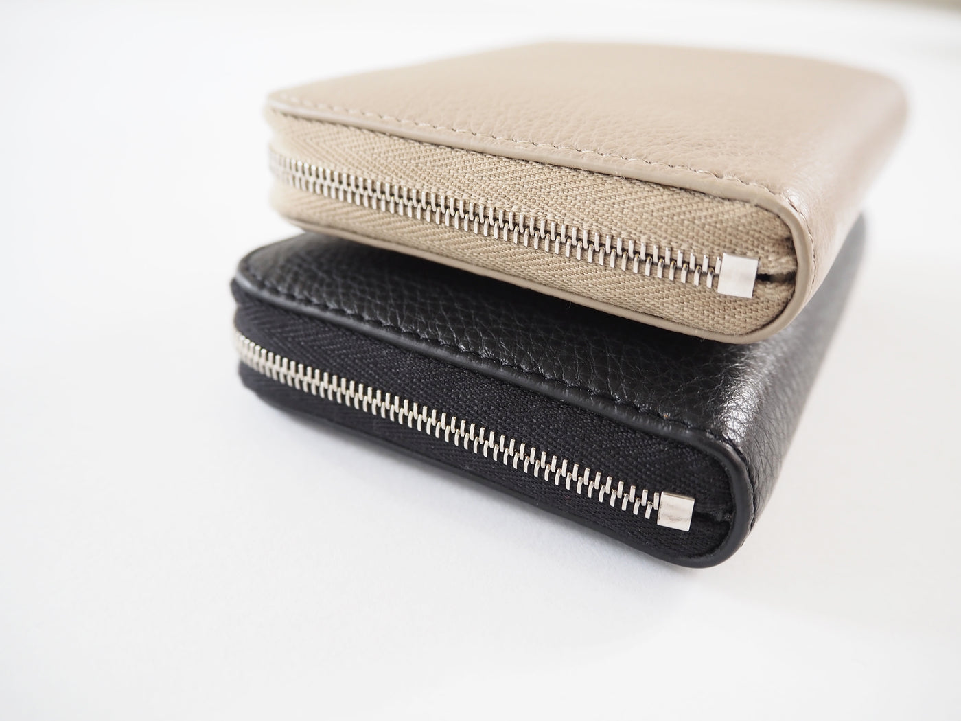 Round wallet, Black