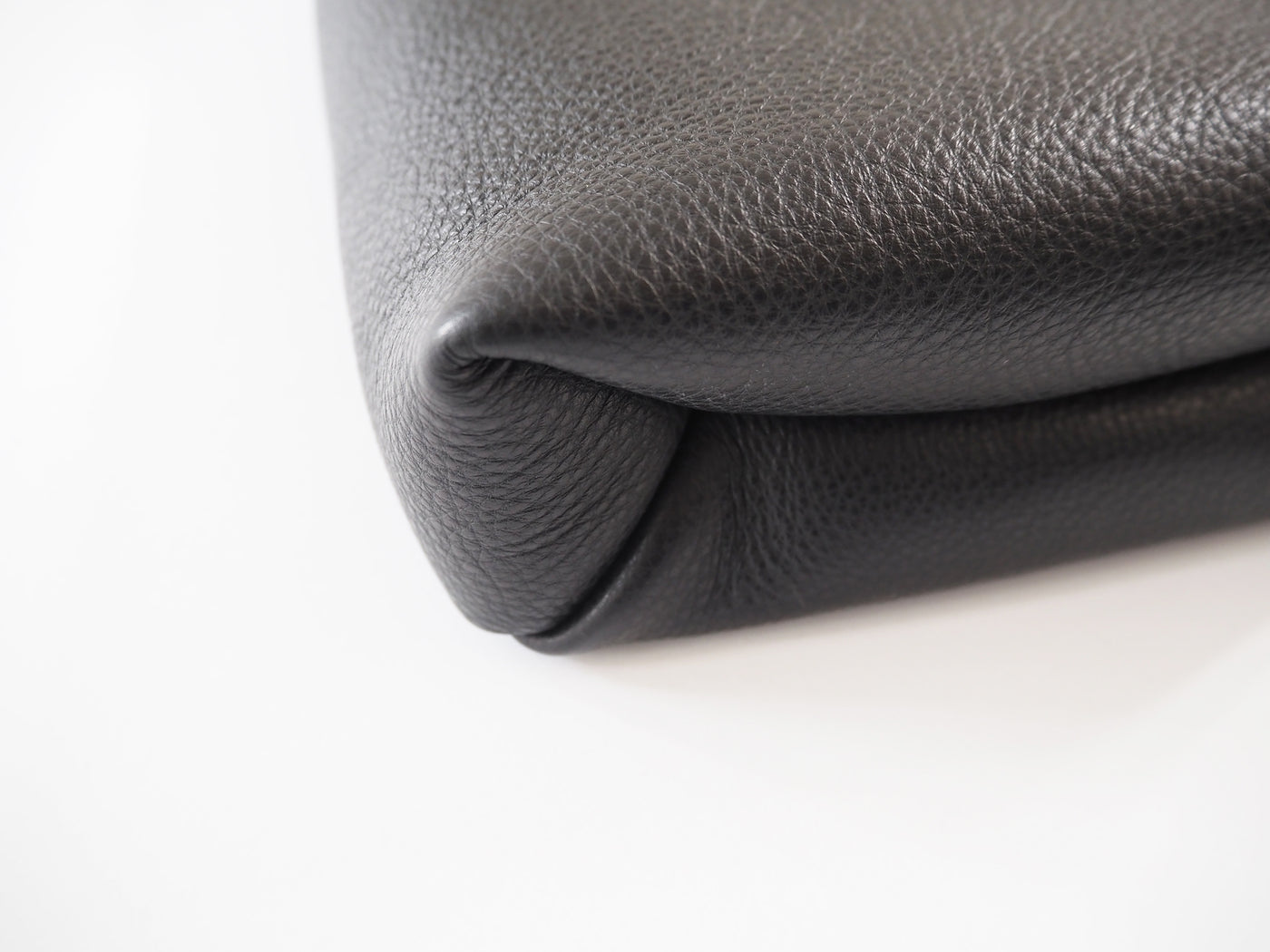 Shoulder, Black