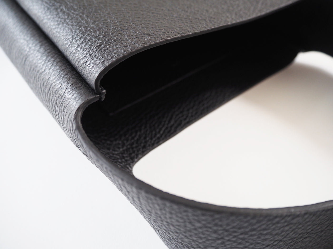 Shoulder, Black