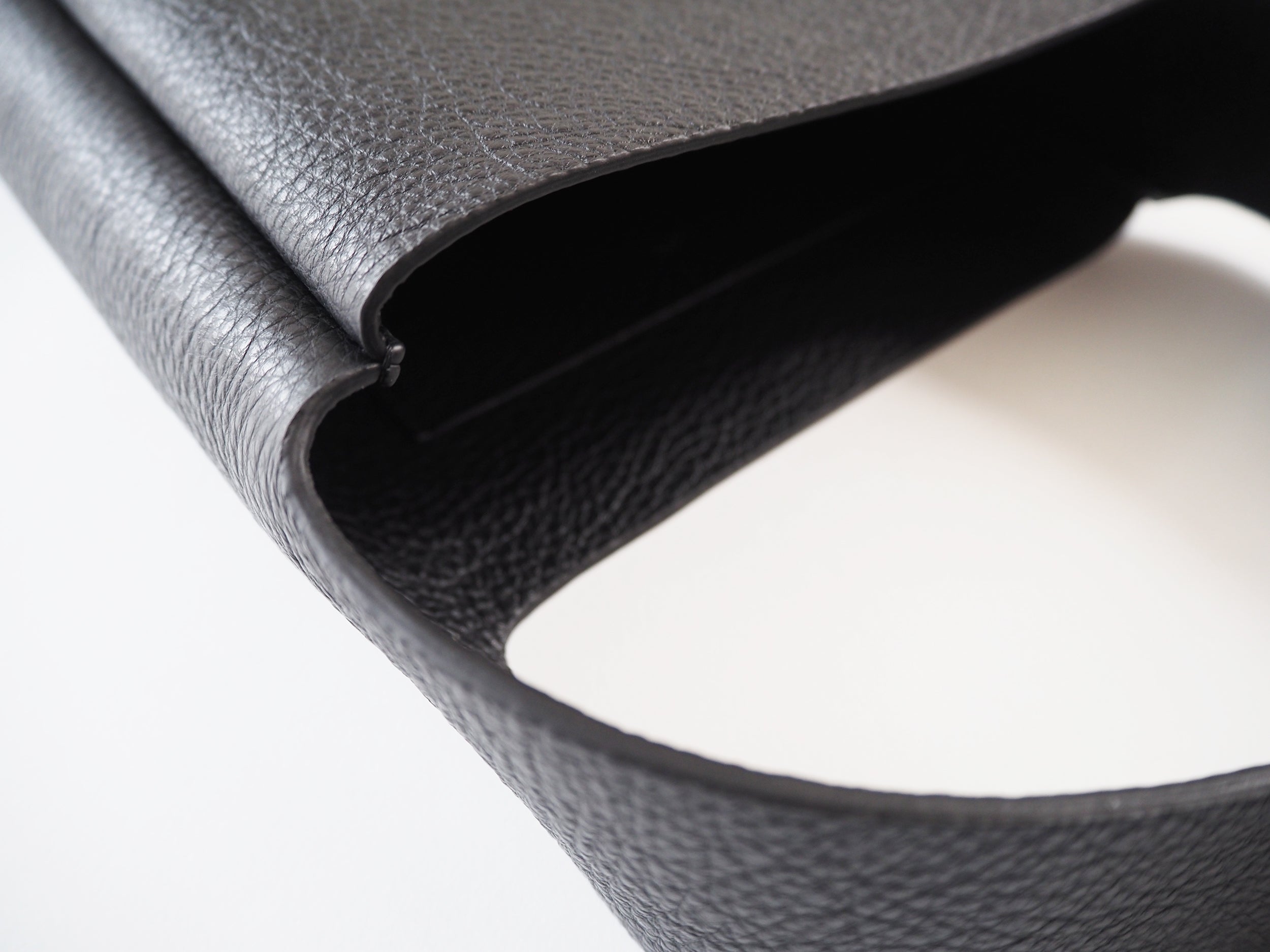 Shoulder, Black