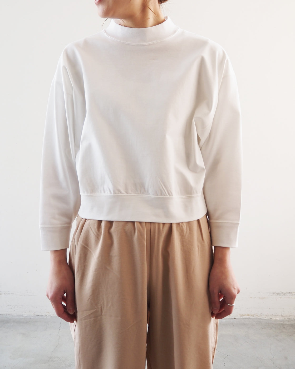 Three-quarter sleeve pullover, White