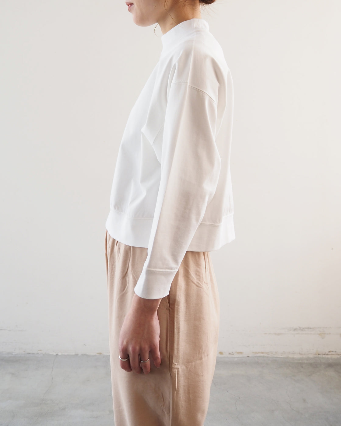 Three-quarter sleeve pullover, White