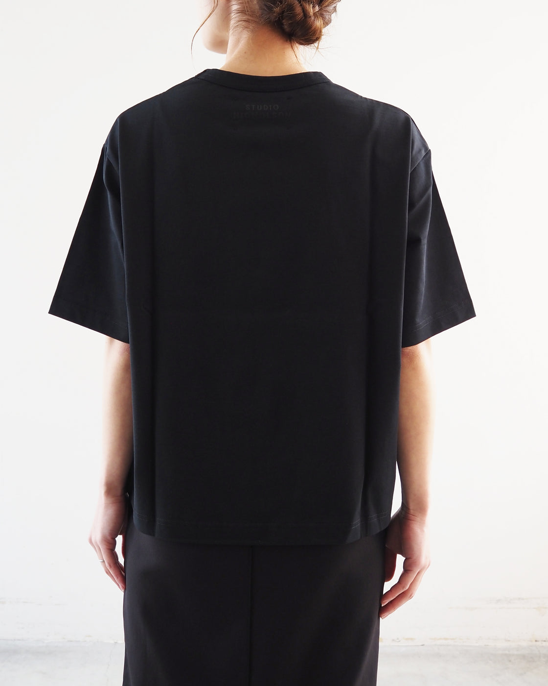 LEE, Black