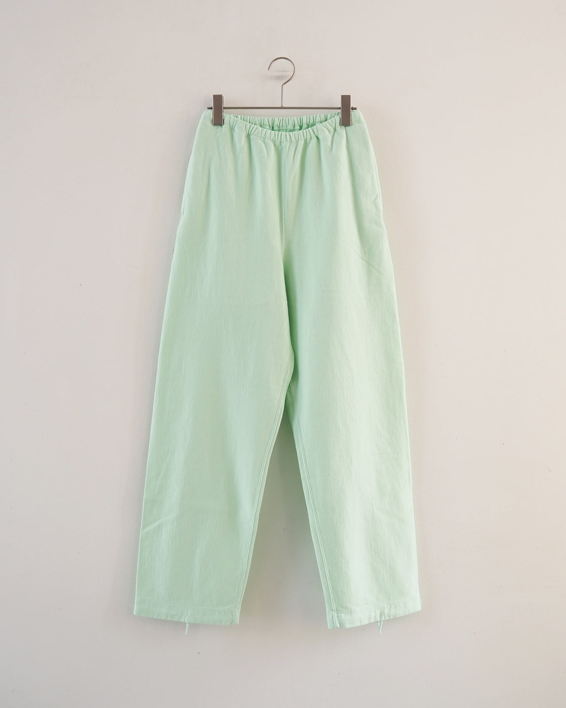 Light sweatpants, Pale Green