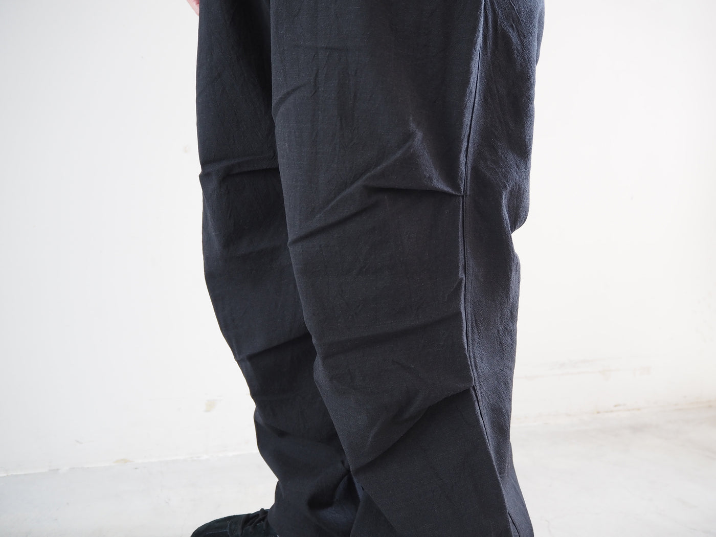 Wool Knee Tucked Pants, Charcoal