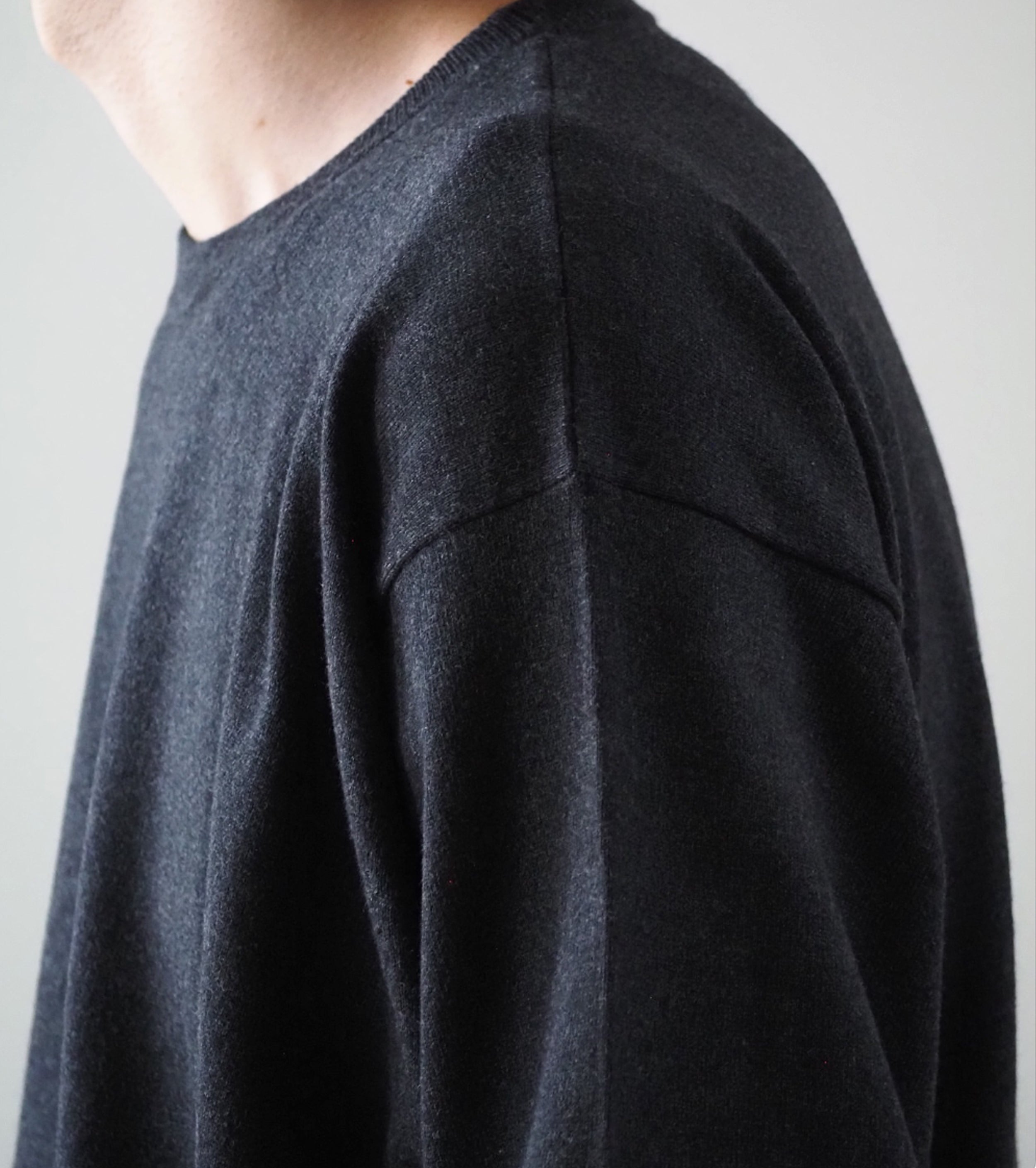 Bauth BAUTH コットン カシミヤ クルーネック , Charcoal – Navyblue