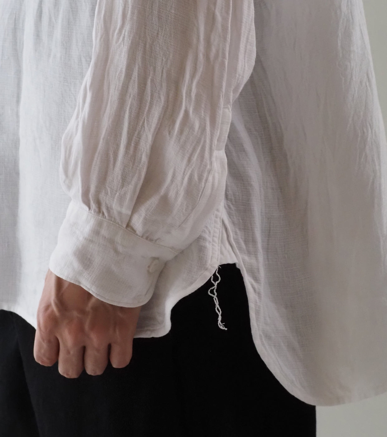 COMOLI Linen Double Cross Pullover Shirt, White