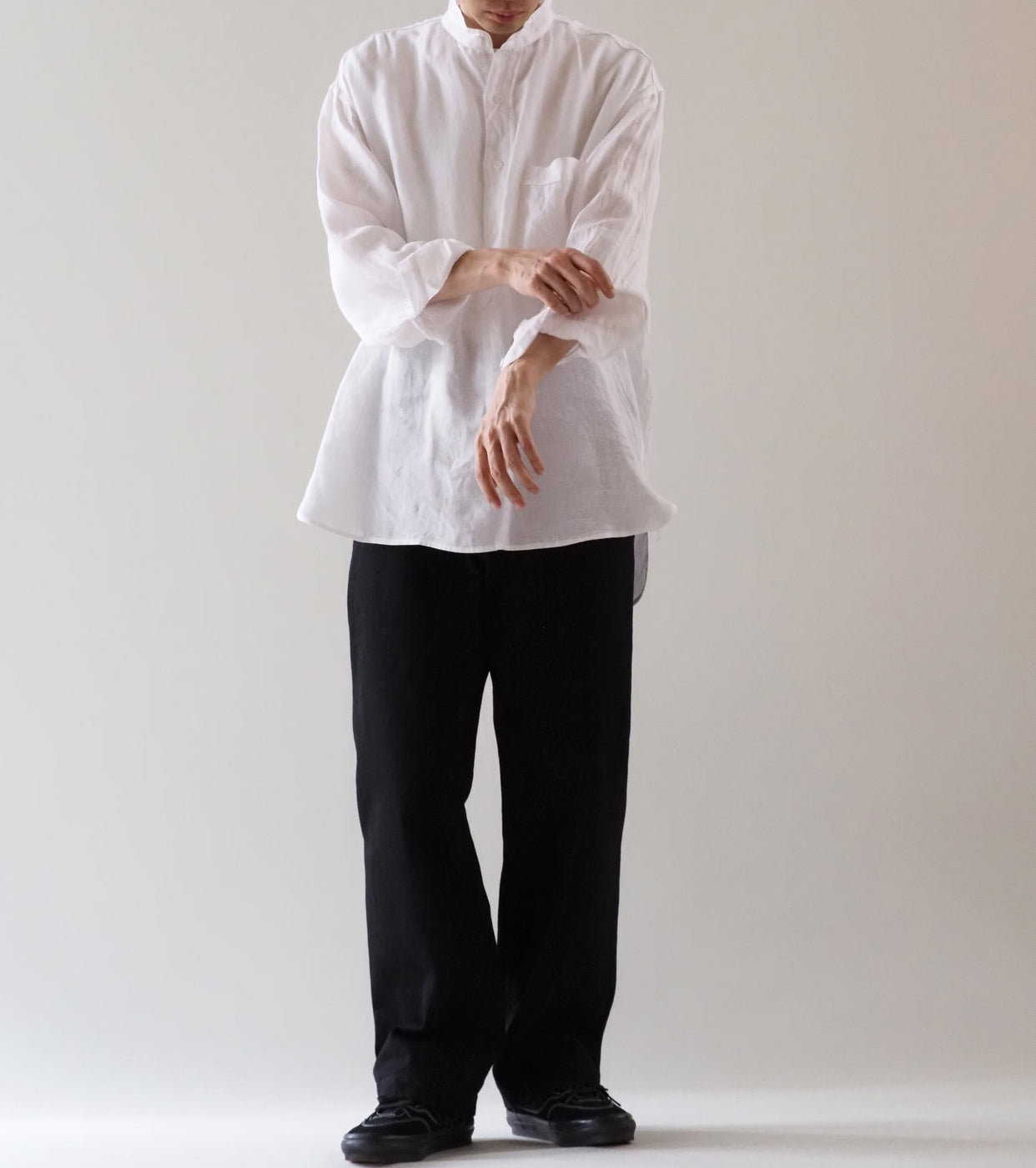 COMOLI Linen Double Cross Pullover Shirt, White