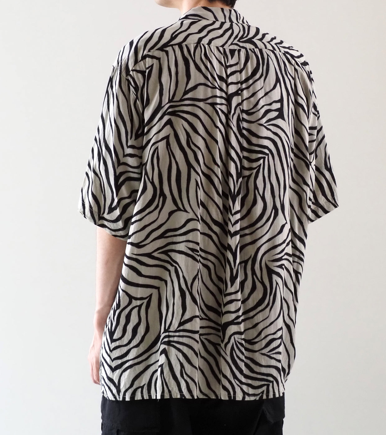 COMOLI ZEBRA Short Sleeve Open Collar Shirt, Zebra