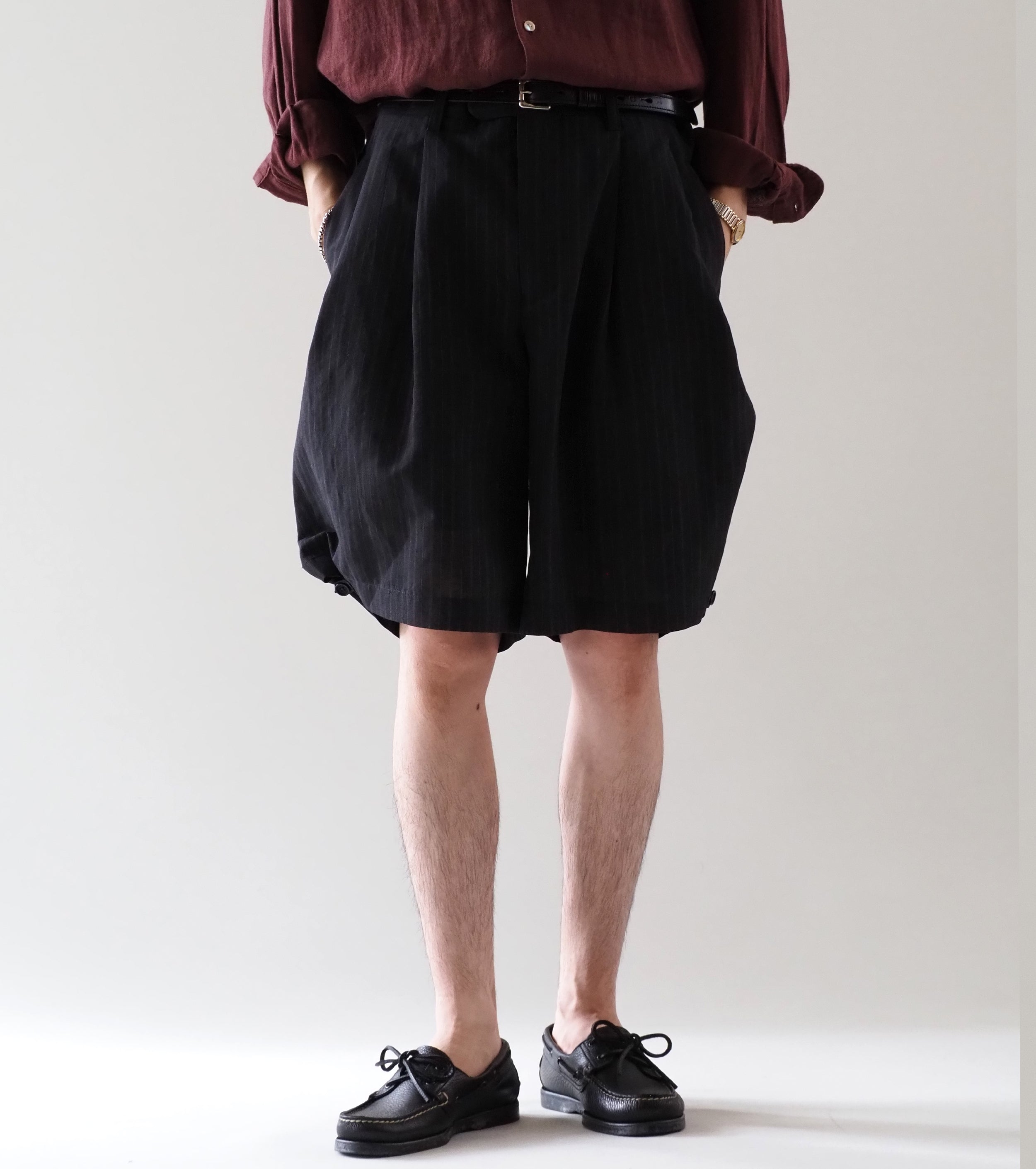 MAATEE＆SONS  ショート トラウザー 強撚R,LI,PE , Charcoal Stripe