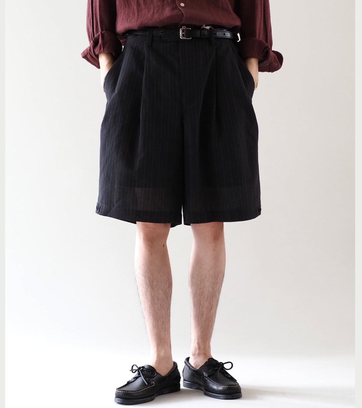 MAATEE＆SONS  ショート トラウザー 強撚R,LI,PE , Charcoal Stripe